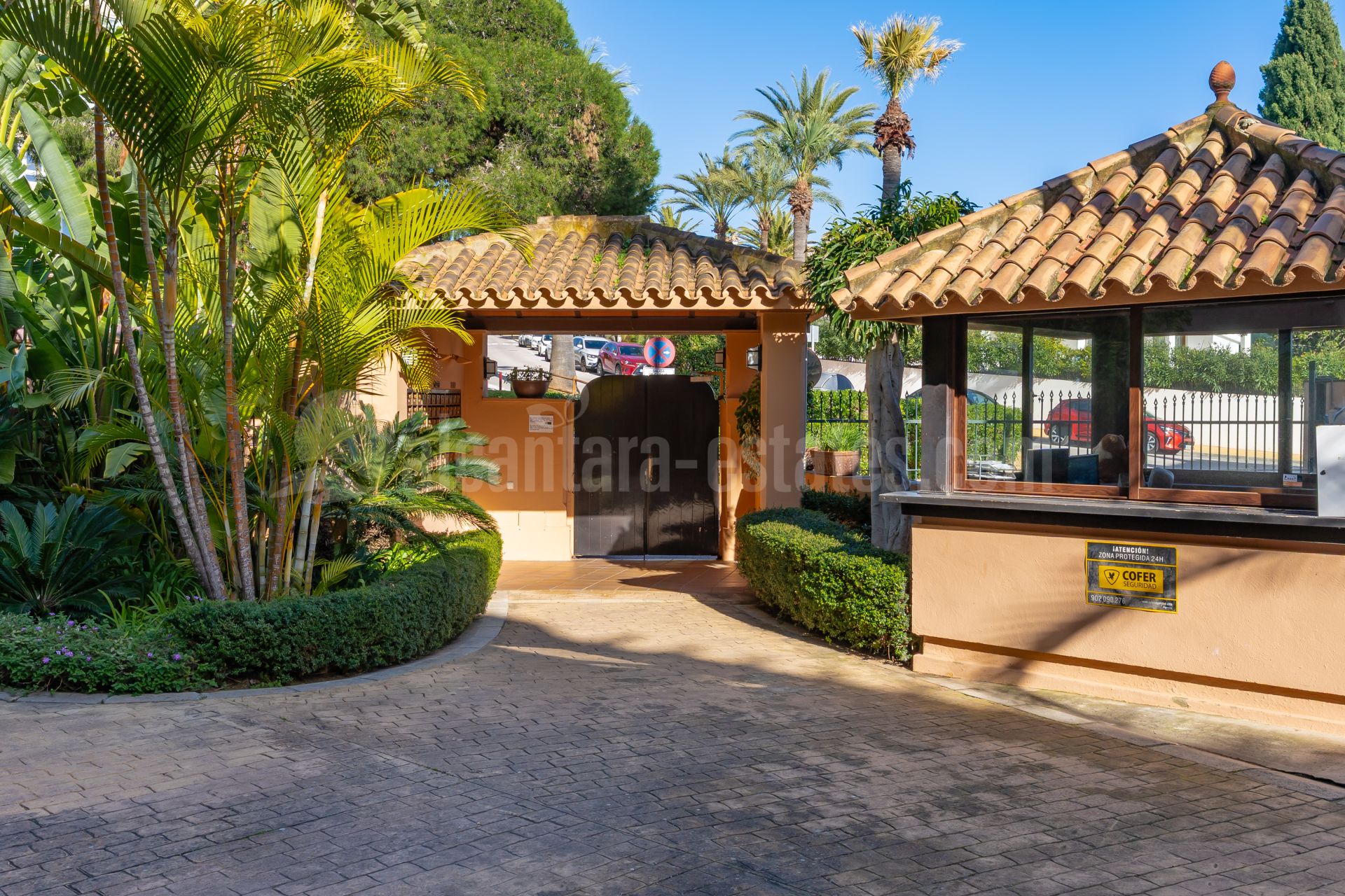 Ground Floor Apartment in Marbella East, Marbella