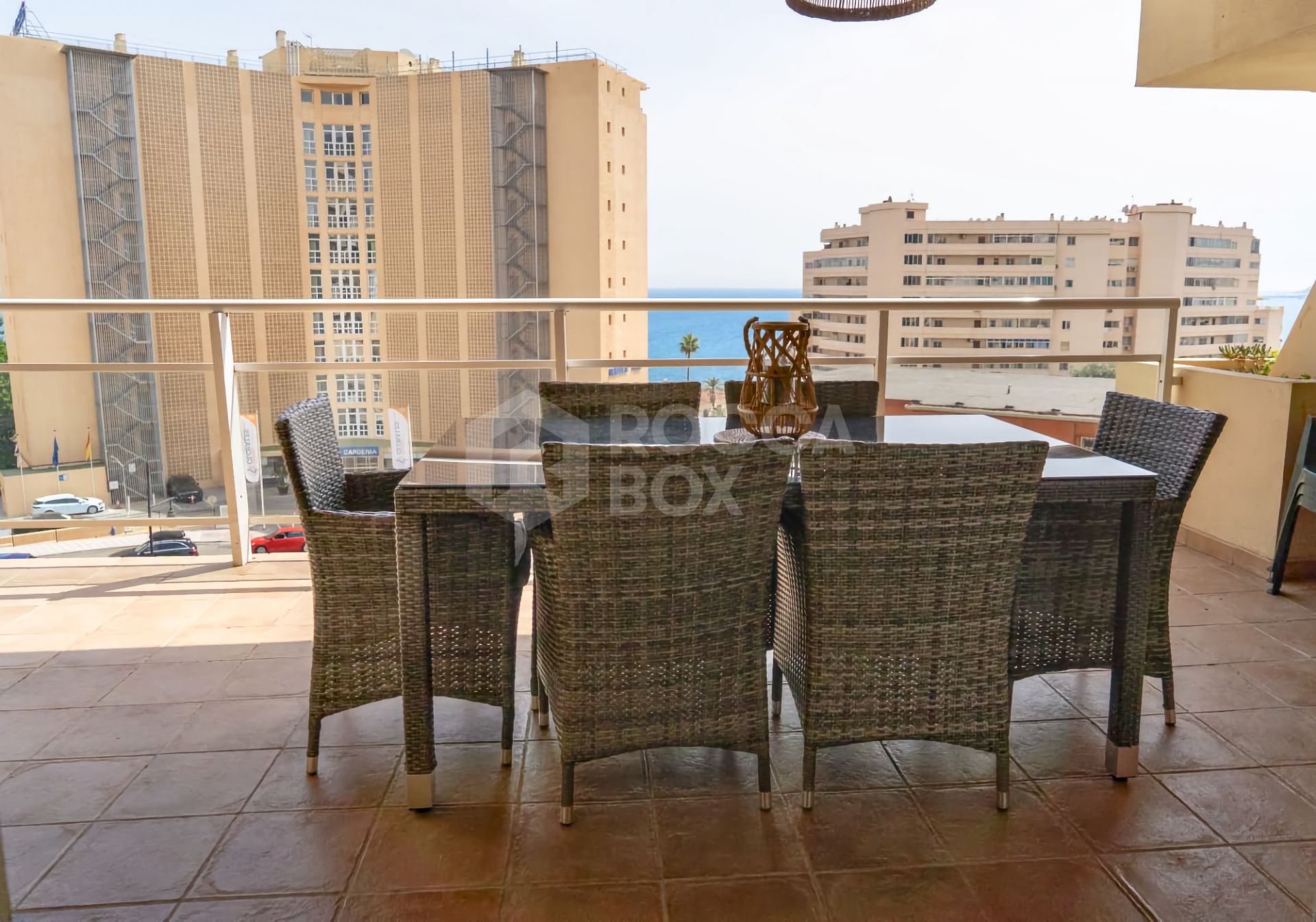 Apartment in the Torreblanca area with sea views from the terrace and tourist license – an ideal investment.