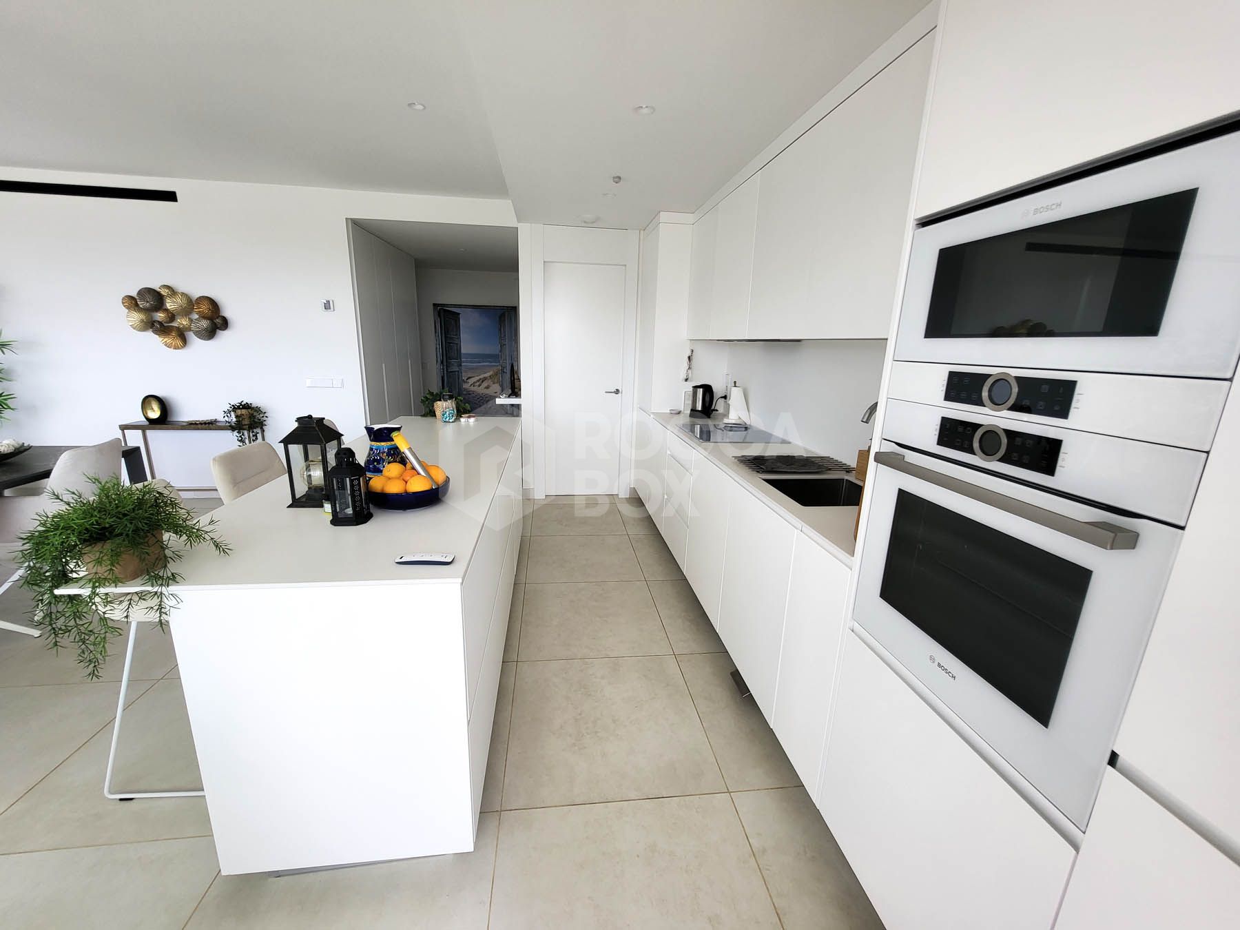 Experience the “wow” factor upon entry! This 3-bedroom, south-facing corner apartment offers an luxury open-plan living space that flows onto a very large terrace with stunning sea and mountain views. High-end kitchen appliances make...