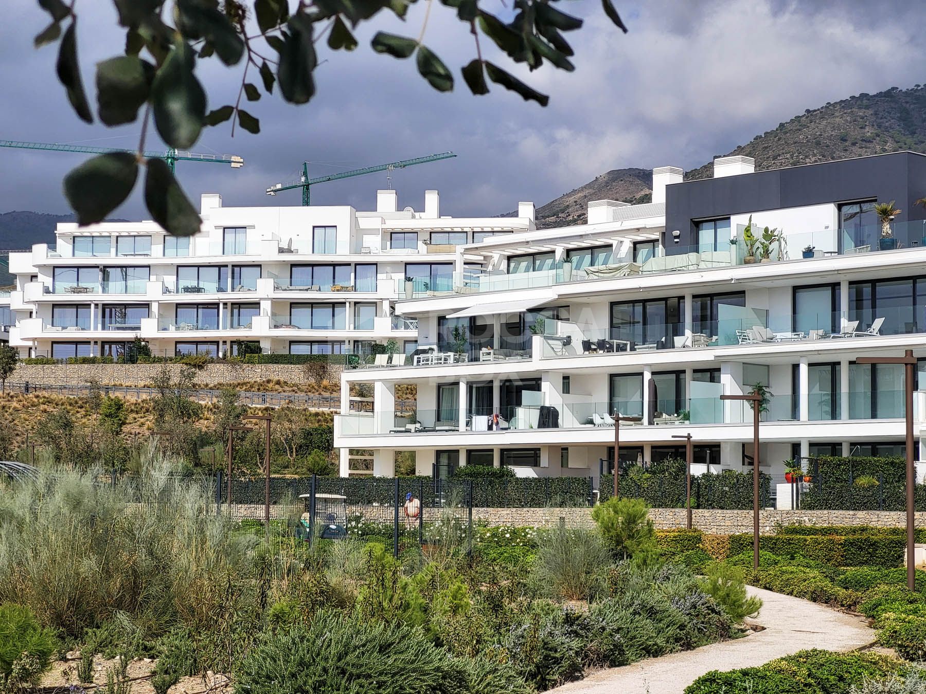 Experience the “wow” factor upon entry! This 3-bedroom, south-facing corner apartment offers an luxury open-plan living space that flows onto a very large terrace with stunning sea and mountain views. High-end kitchen appliances make...