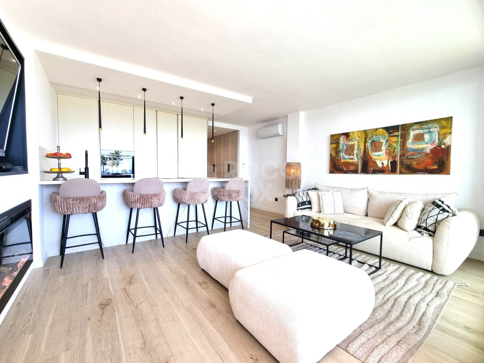 Step into coastal luxury with this exceptional 1-bedroom, 70 m² beachfront apartment, located in the prestigious Miraflores community on the Costa del Sol. Immaculately refurbished to the highest standards, this rare gem offers...