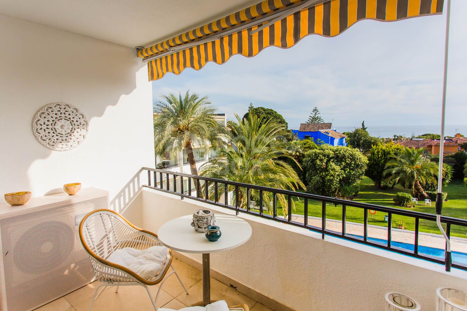 Discover this beautifully renovated studio nestled in the sought-after area of Marbesa, just a short 10-minute stroll from the stunning beach and vibrant bars and restaurants.
