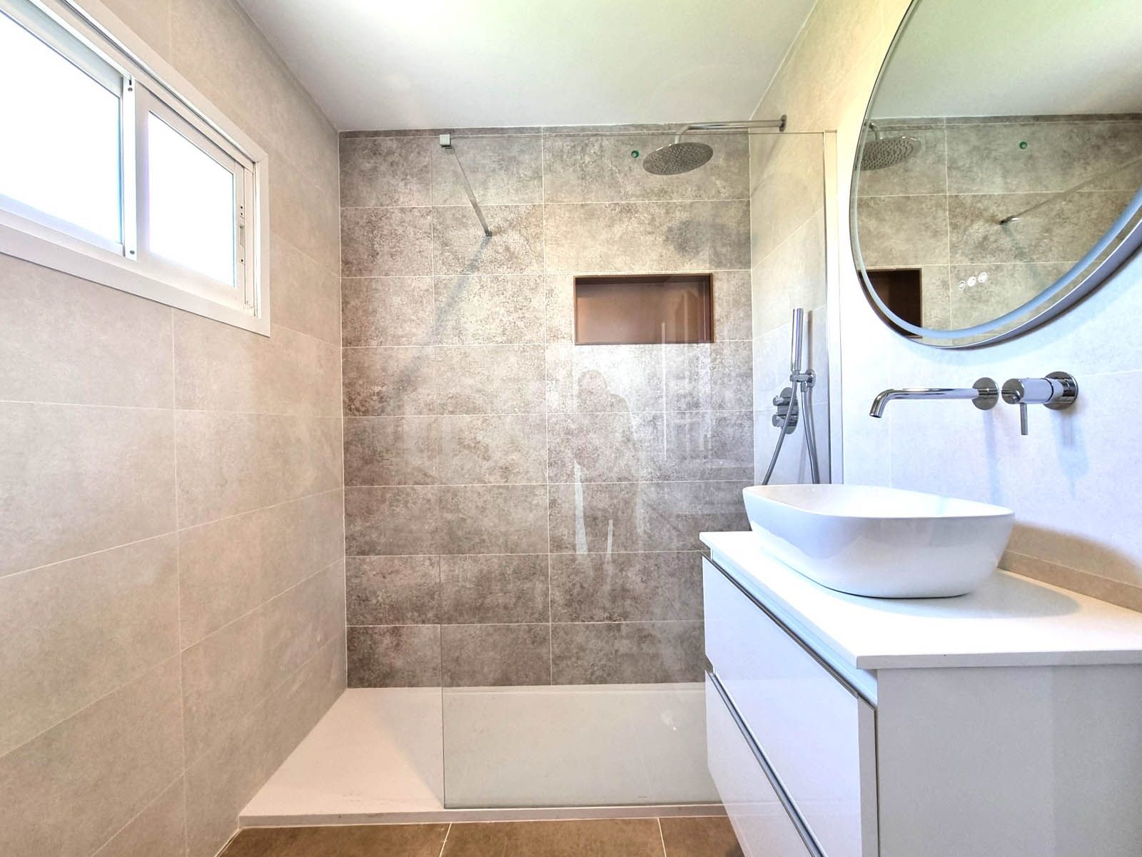 This exclusive 4th-floor apartment is a true coastal sanctuary, offering uninterrupted sea views and direct access to pristine beaches and lush communal gardens.