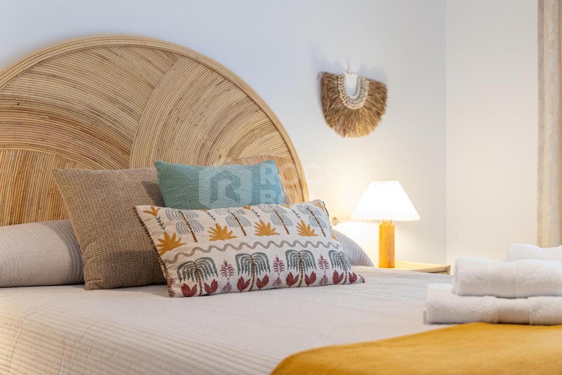 BEAUTIFULLY RENOVATED 3 BEDROOM APARTMENT IN FUENGIROLA