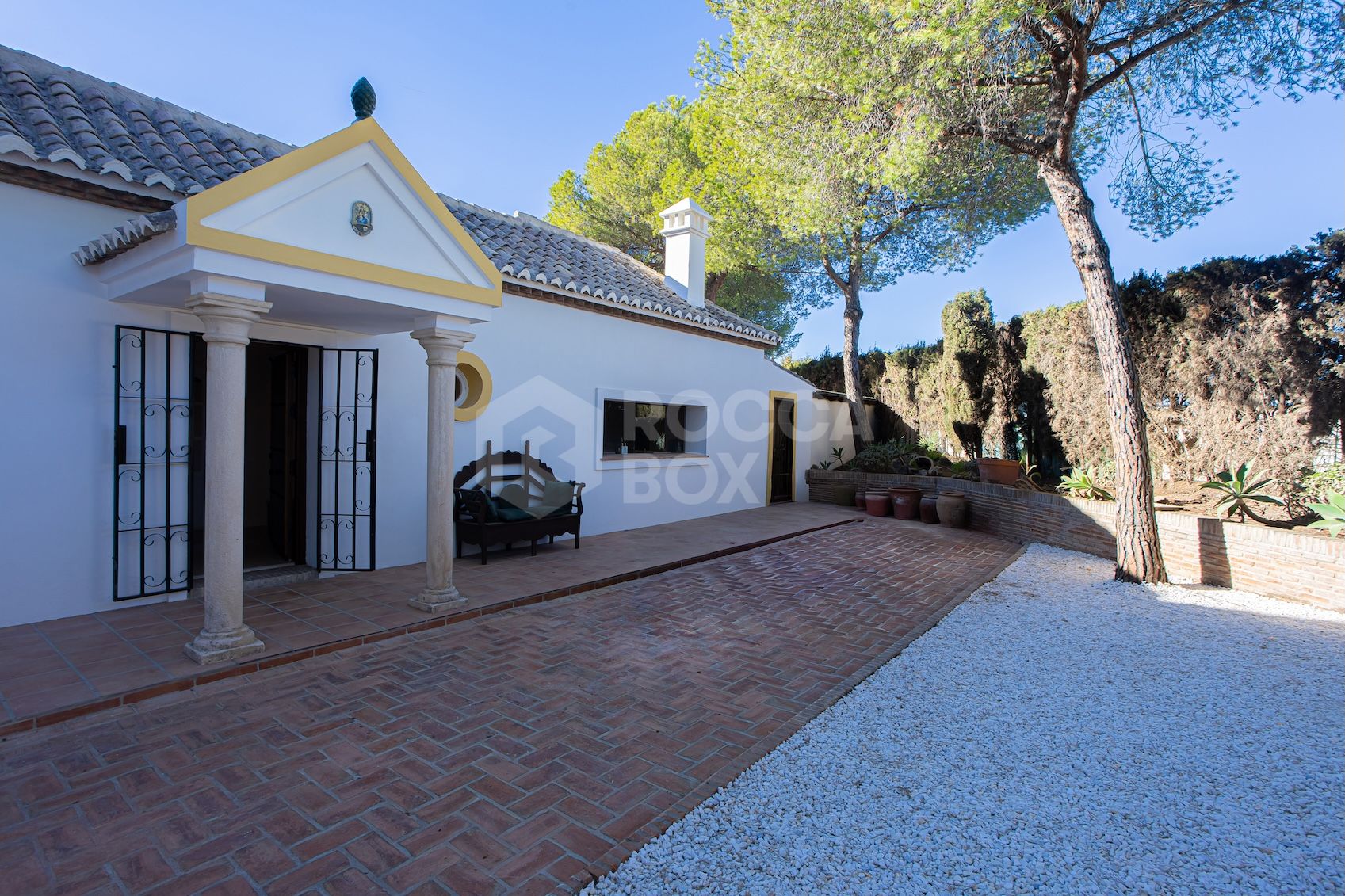 Stunning Newly Renovated 4-Bedroom Villa in El Paraiso