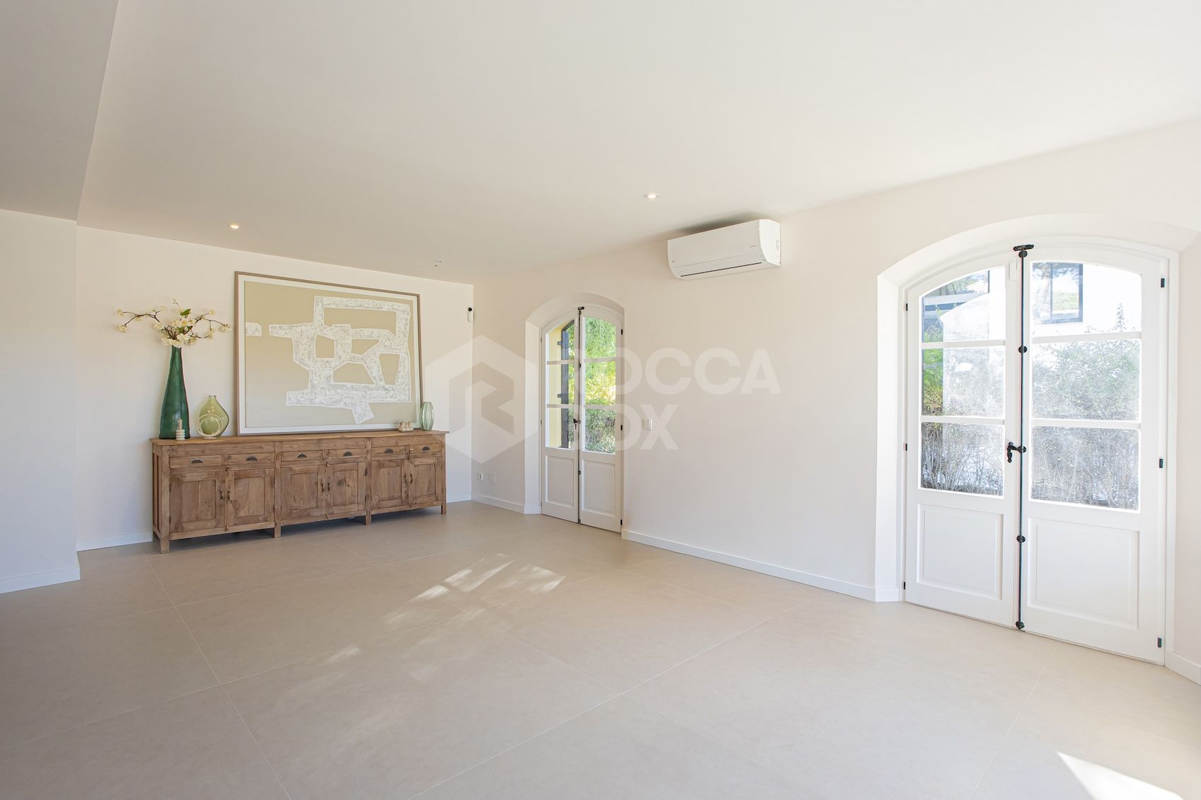 Stunning Newly Renovated 4-Bedroom Villa in El Paraiso