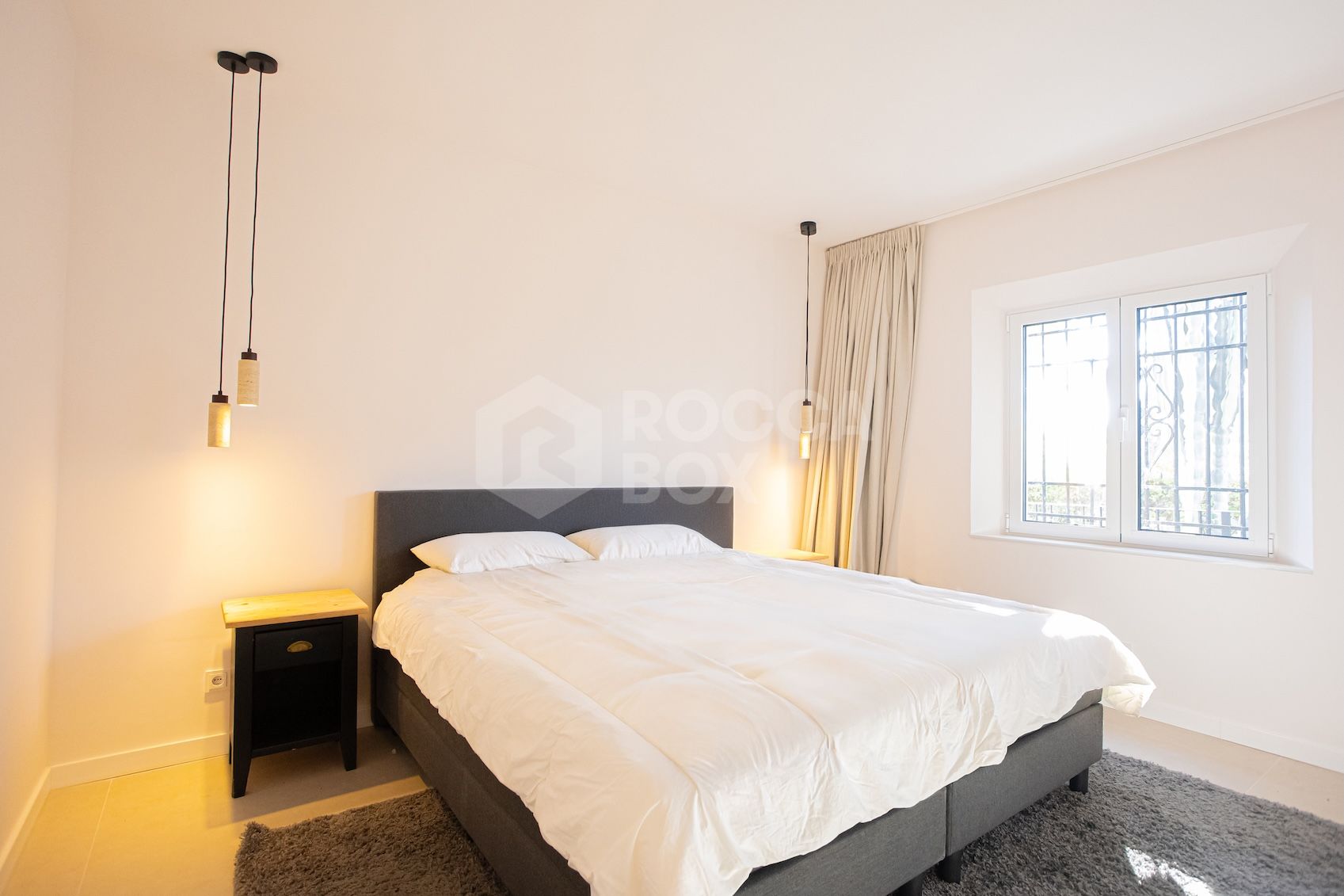 Stunning Newly Renovated 4-Bedroom Villa in El Paraiso