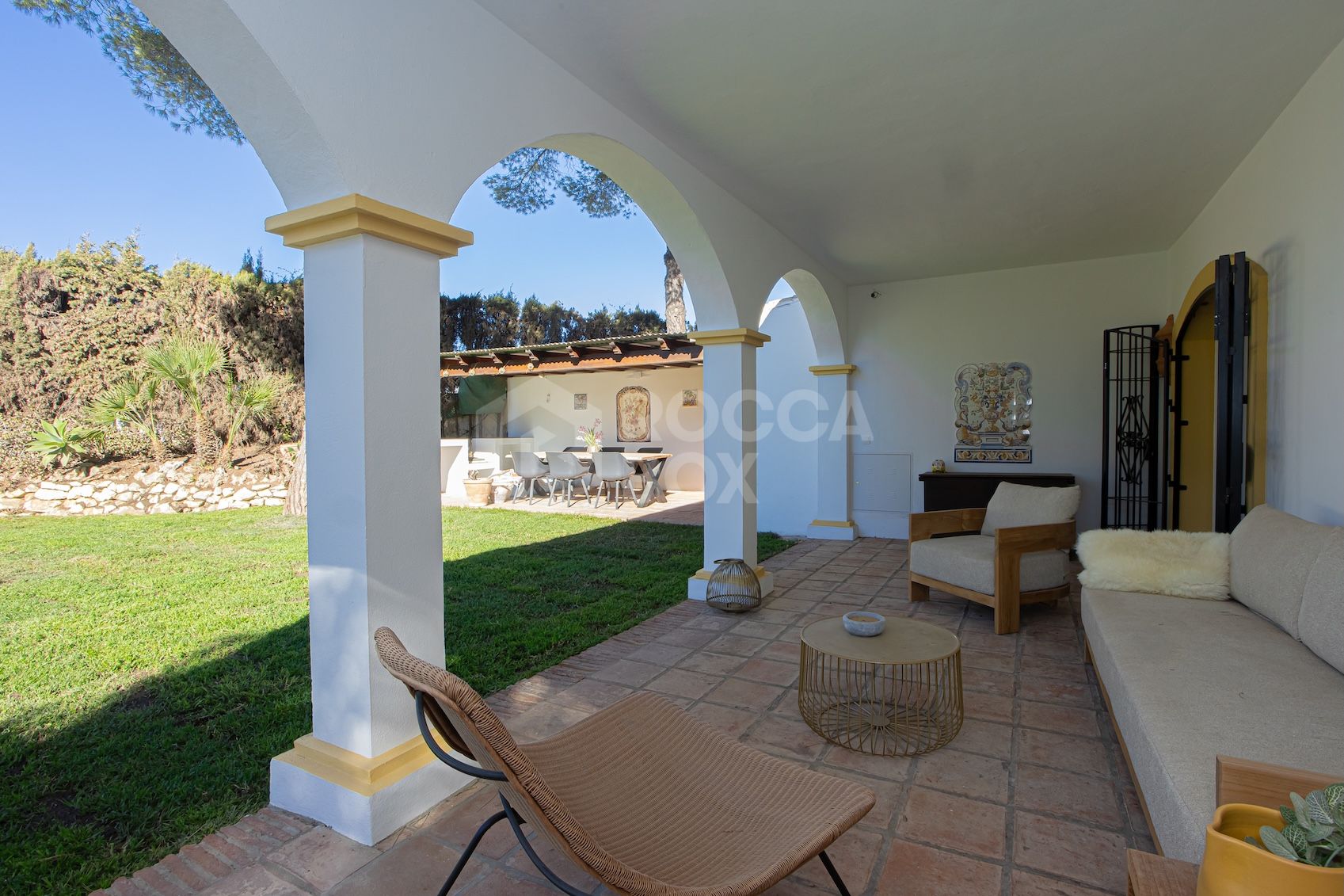 Stunning Newly Renovated 4-Bedroom Villa in El Paraiso