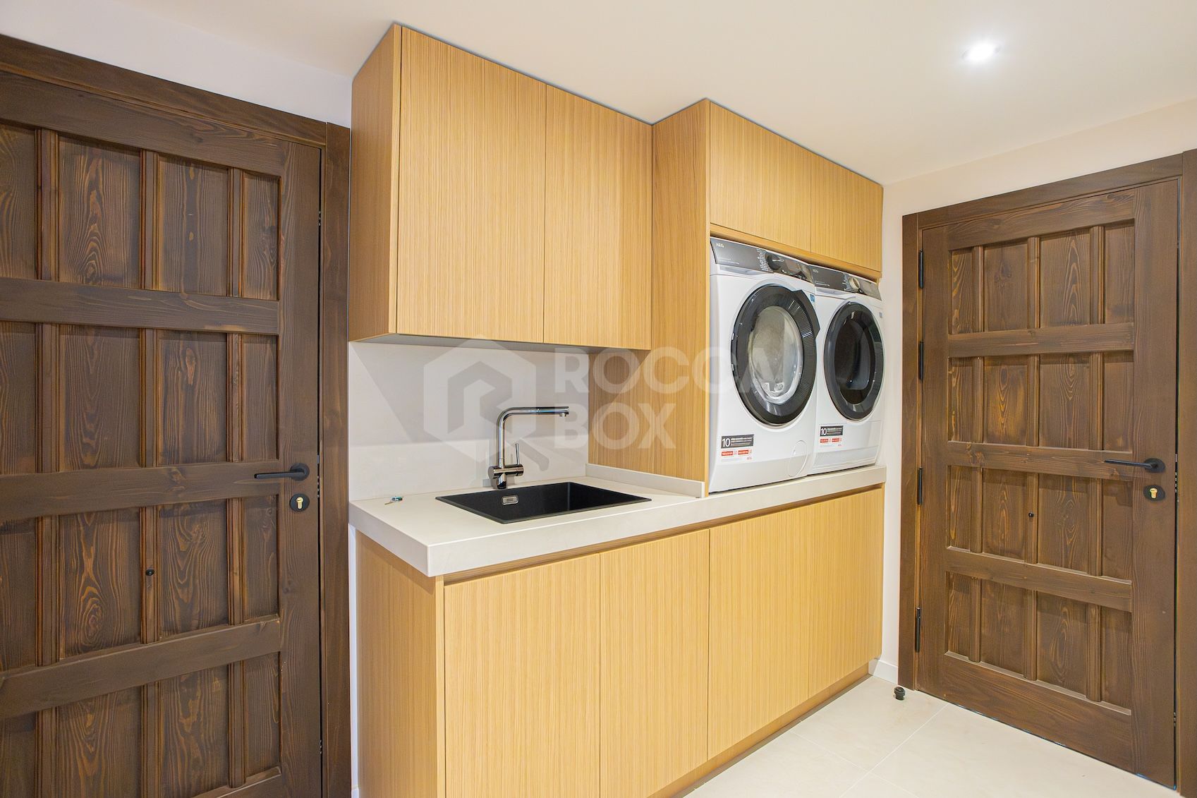 Stunning Newly Renovated 4-Bedroom Villa in El Paraiso