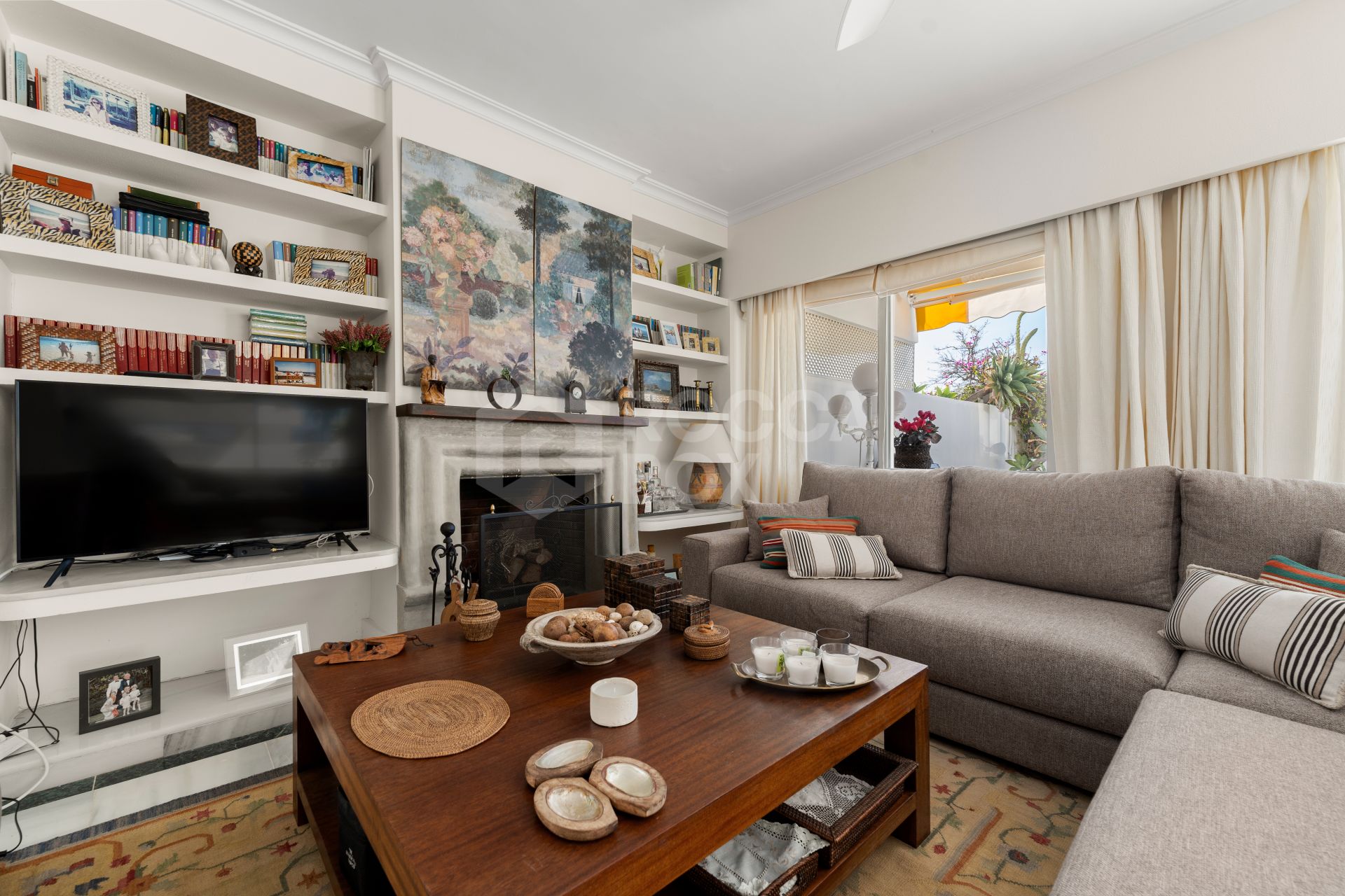 Stunning Apartment with Panoramic Sea Views in Guadalmina Baja, Marbella