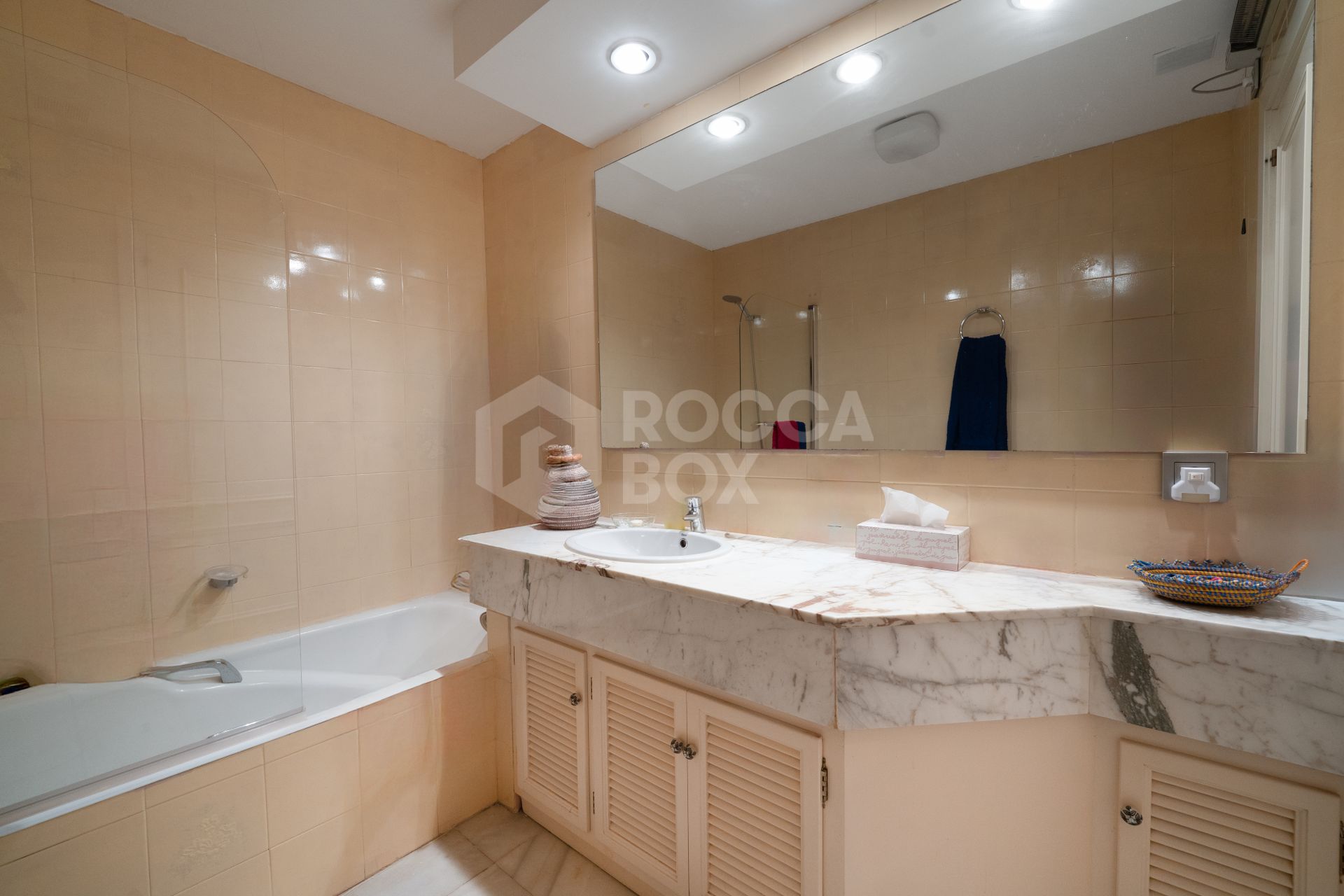 Stunning Apartment with Panoramic Sea Views in Guadalmina Baja, Marbella