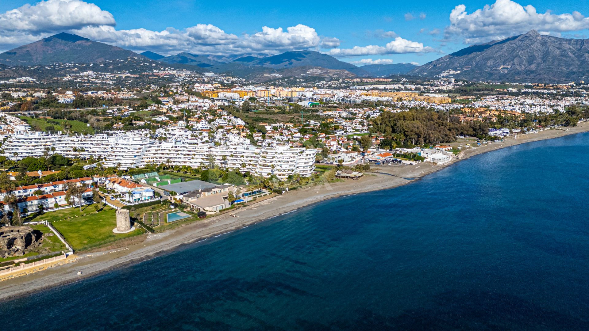 Stunning Apartment with Panoramic Sea Views in Guadalmina Baja, Marbella