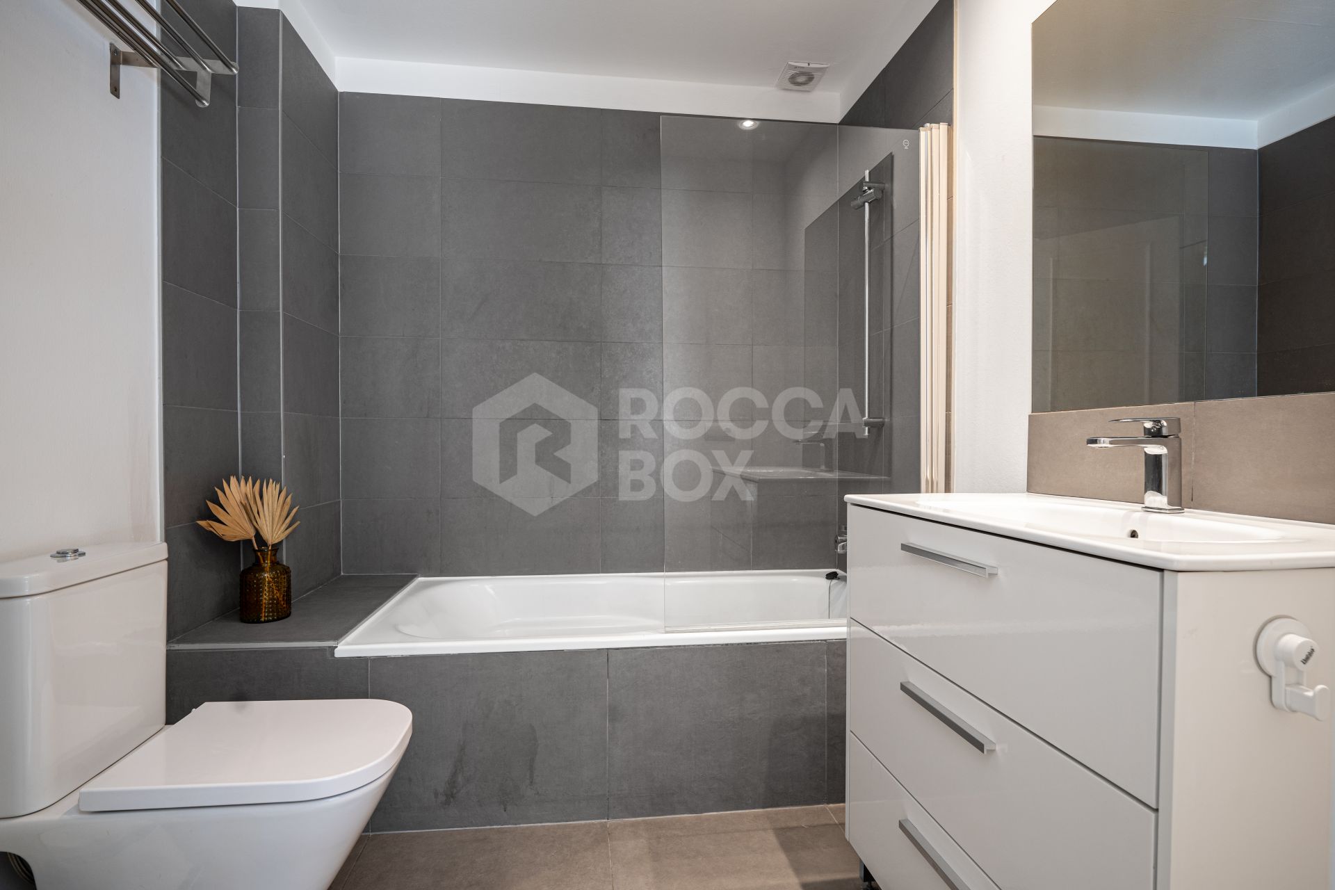 Renovated townhouse with direct private access to the beach - New Golden Mile