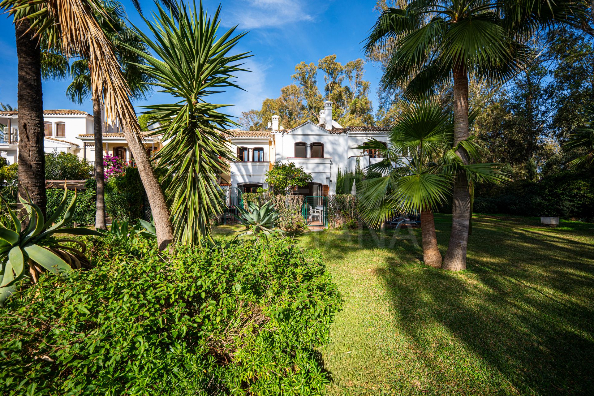 Town House in Punta Plata, Estepona