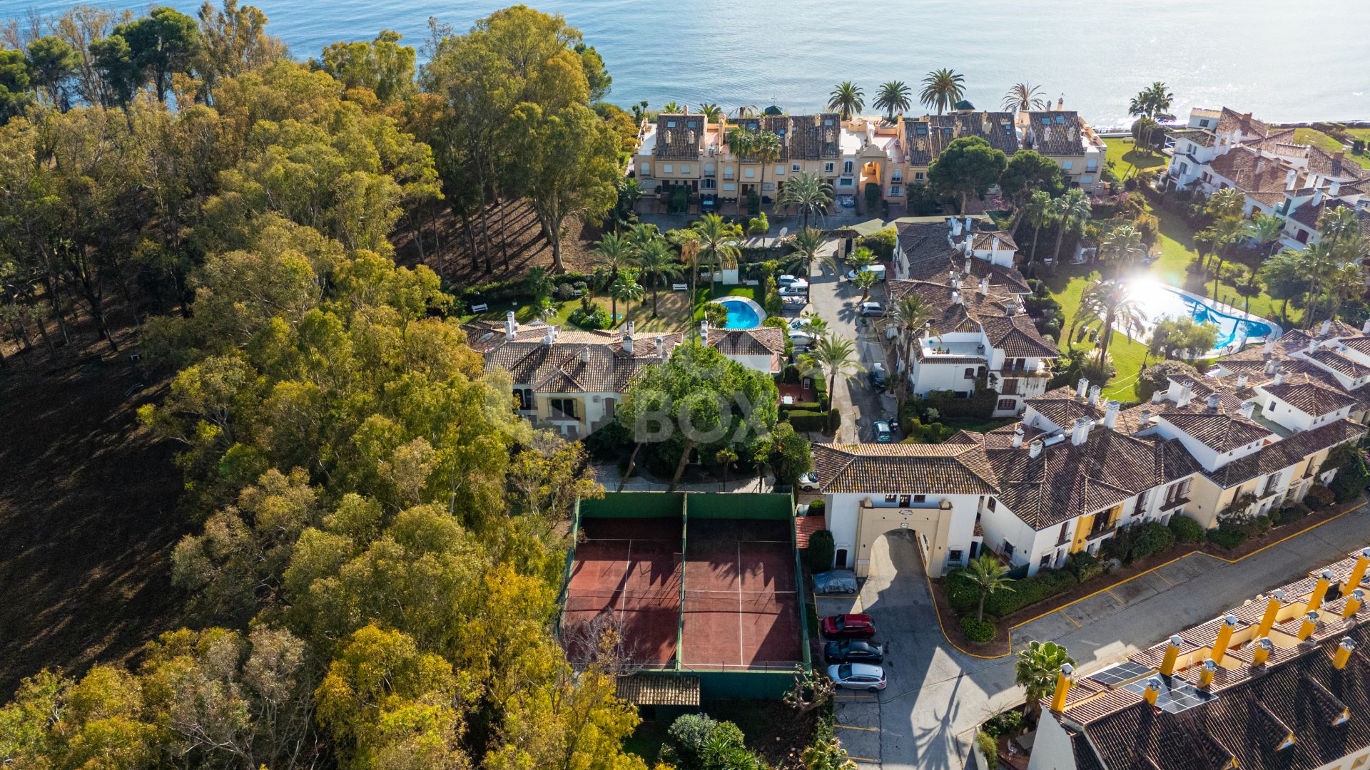 Renovated townhouse with direct private access to the beach - New Golden Mile