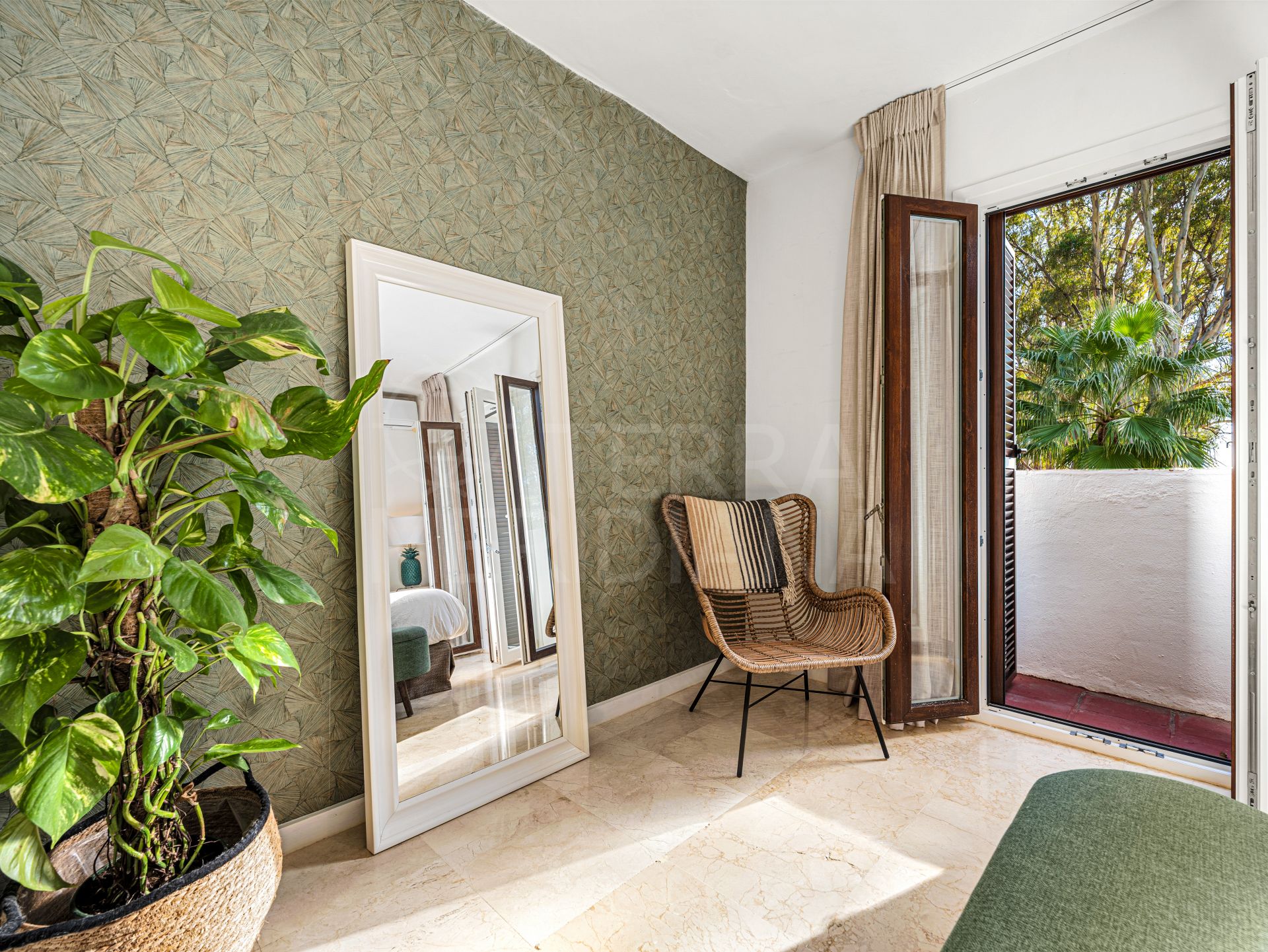 Town House in Punta Plata, Estepona