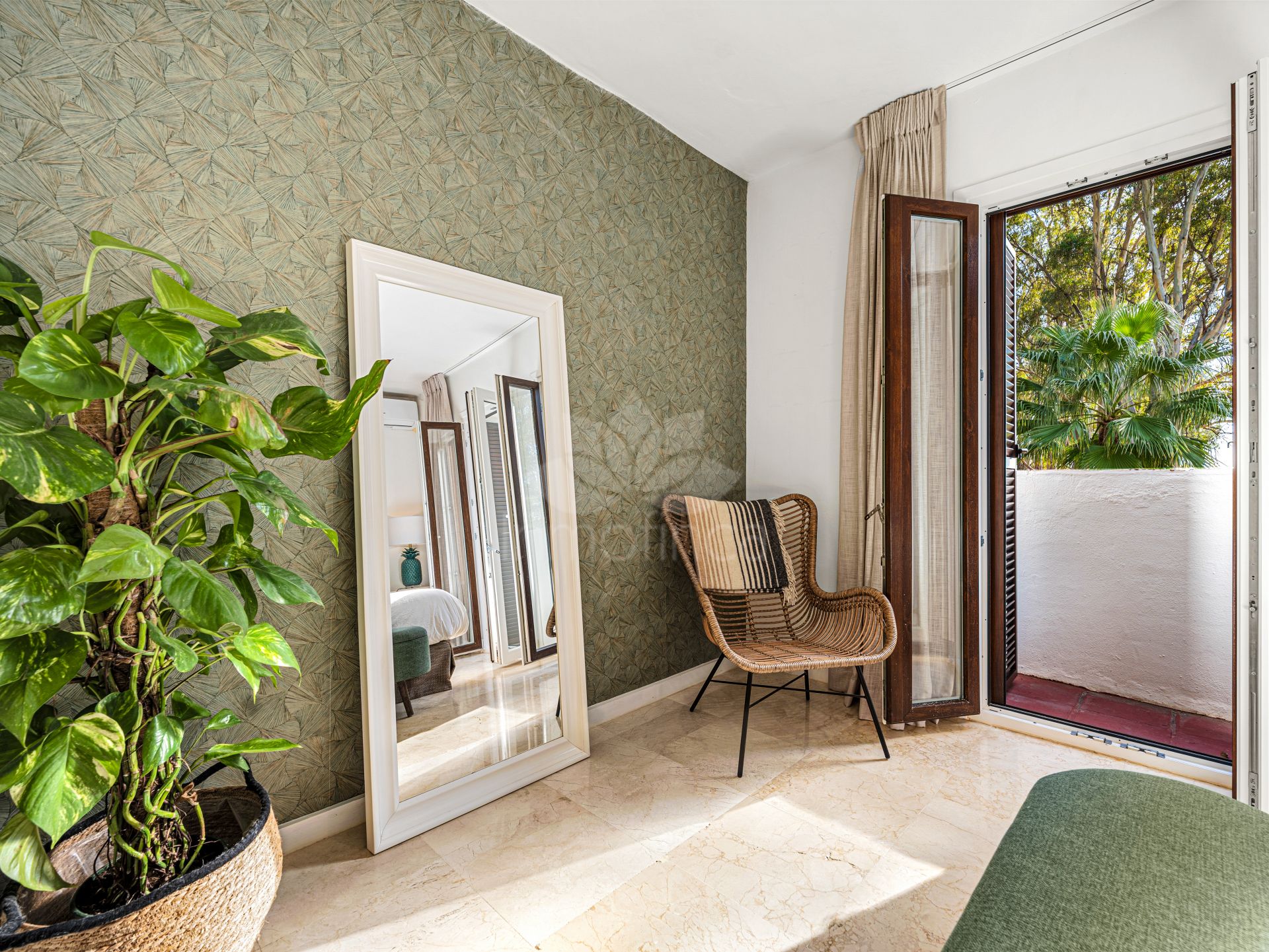 Town House in Punta Plata, Estepona