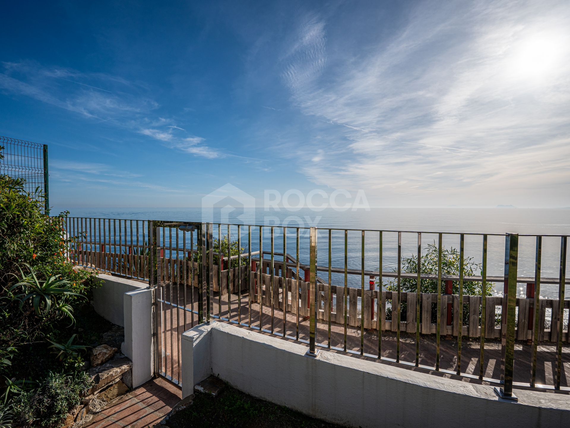 Renovated townhouse with direct private access to the beach - New Golden Mile