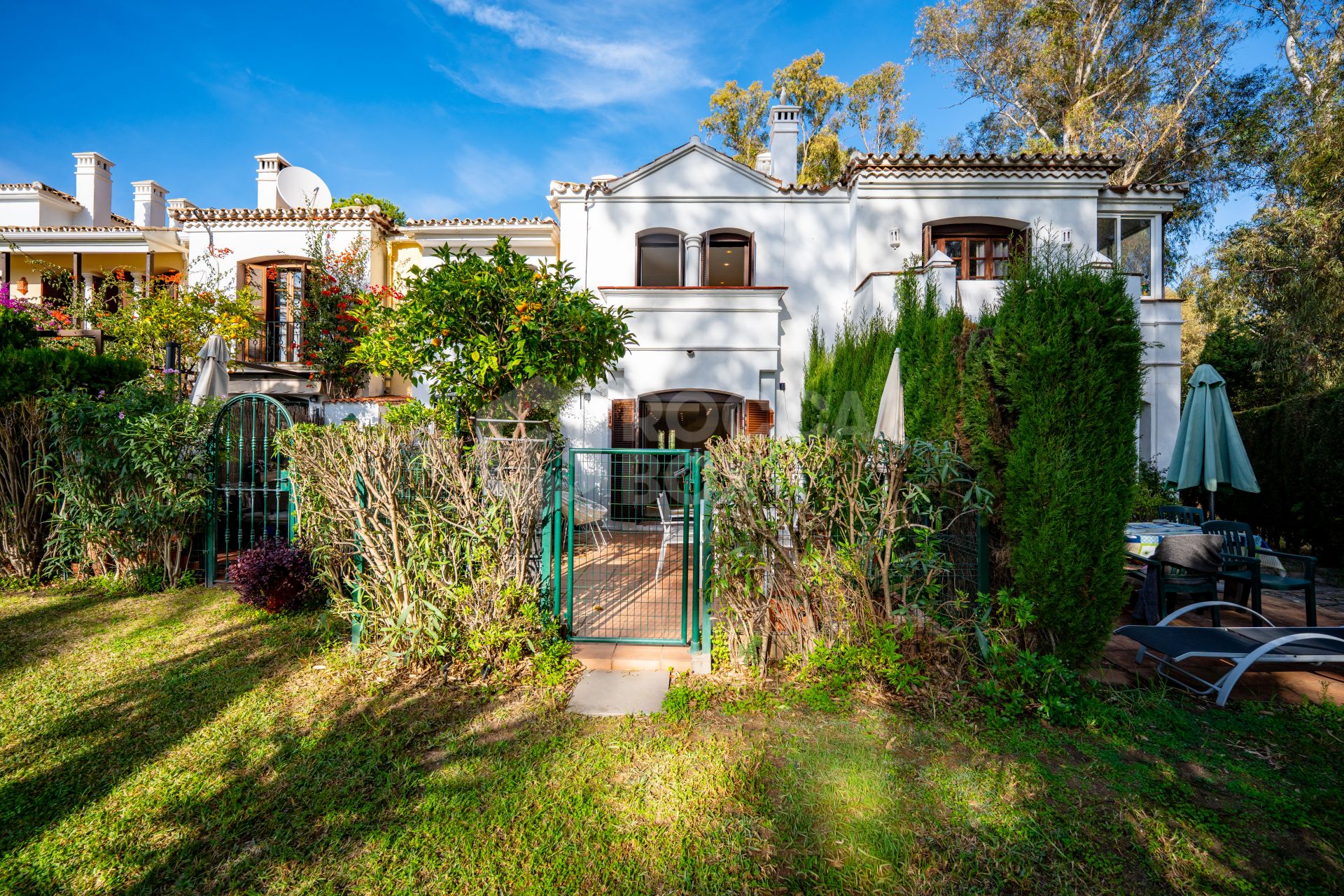 Renovated townhouse with direct private access to the beach - New Golden Mile