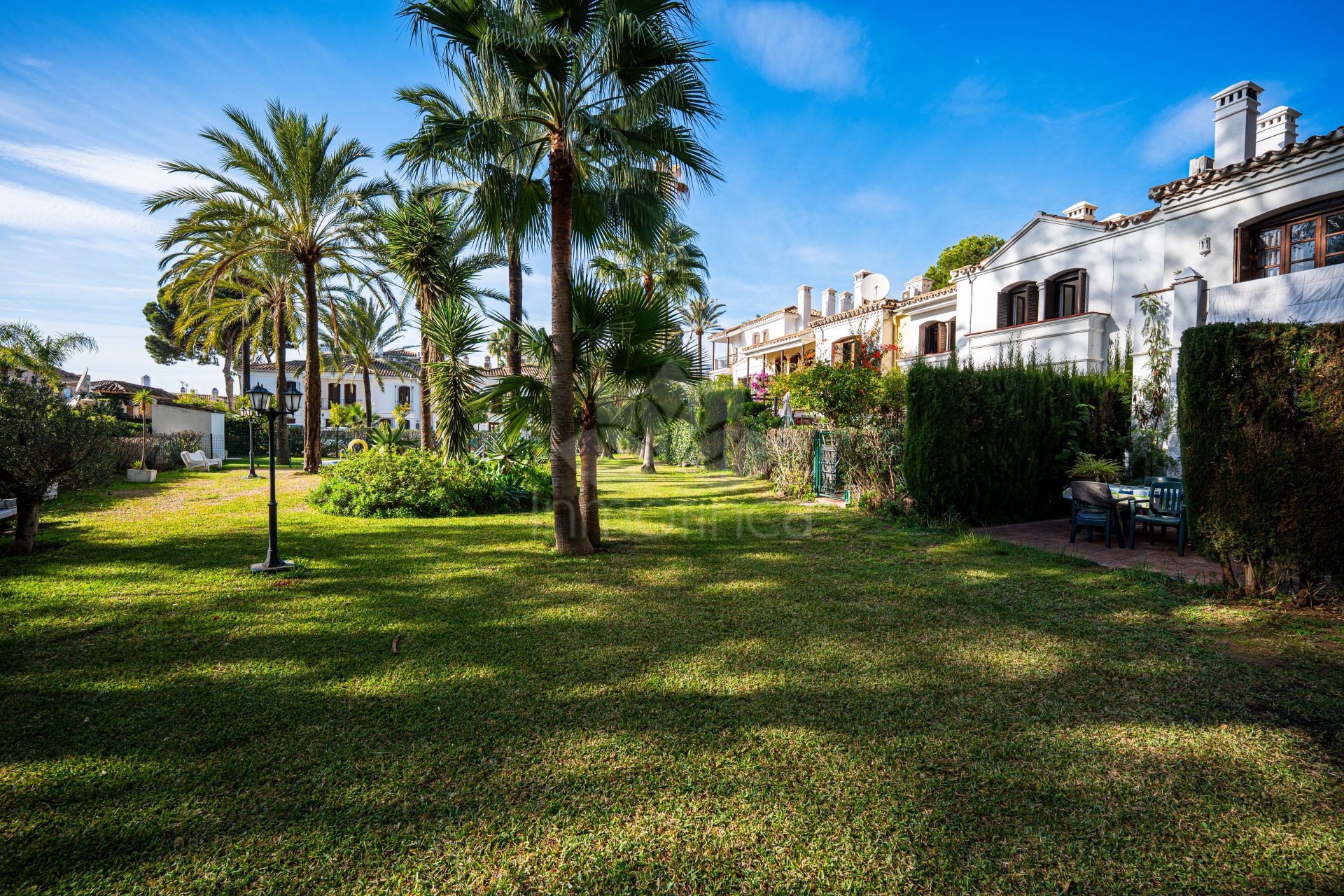 Town House in Punta Plata, Estepona