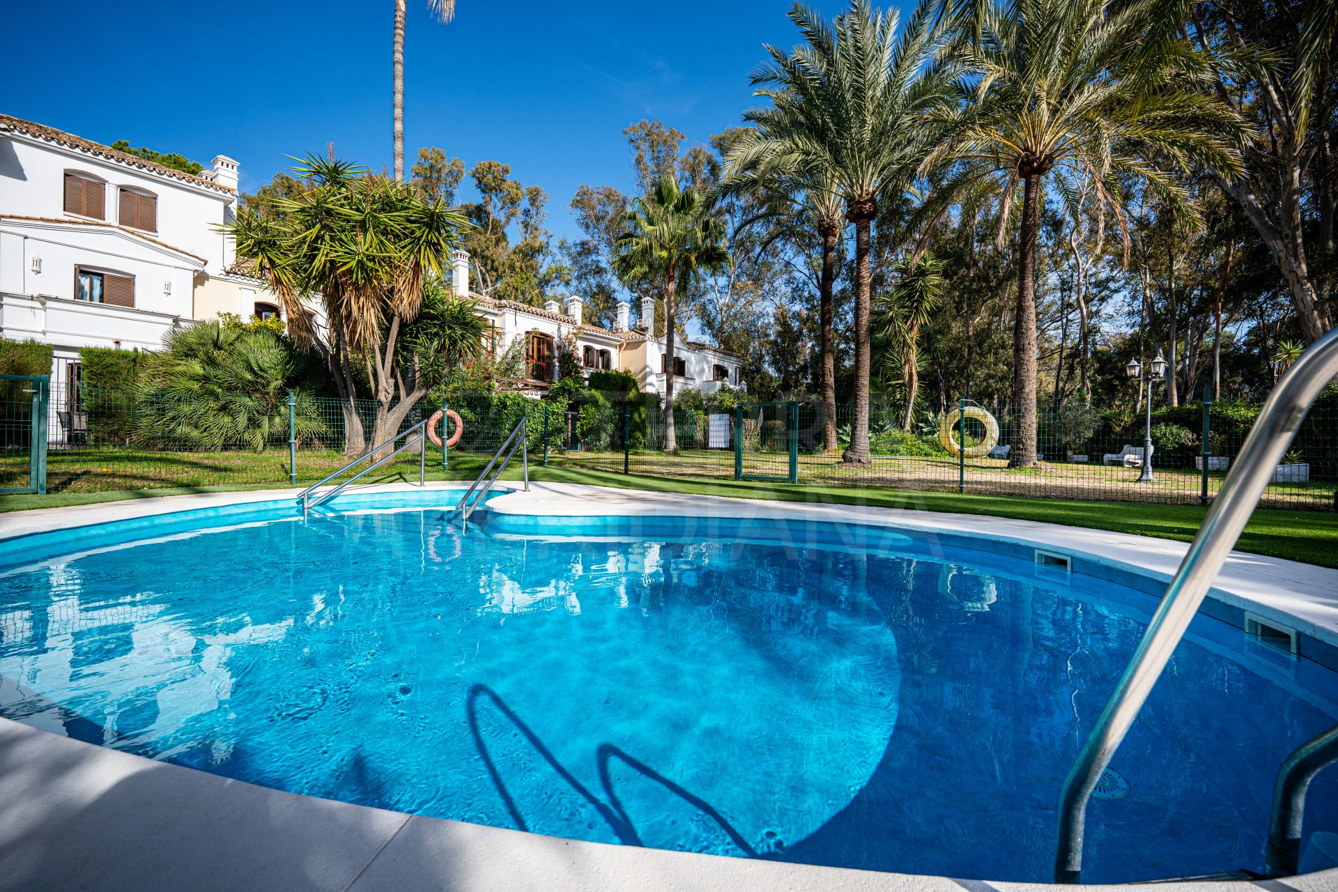Town House in Punta Plata, Estepona