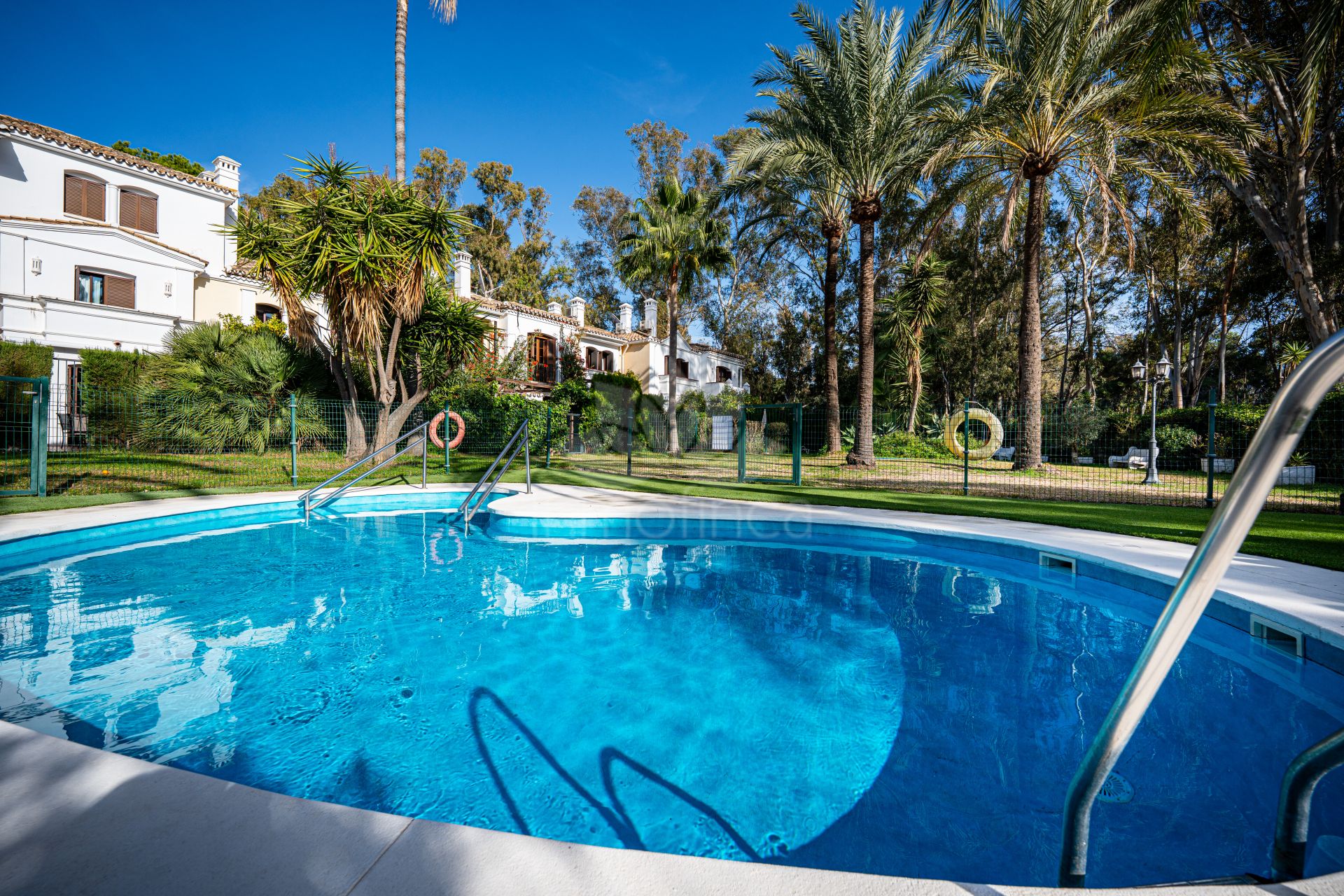Town House in Punta Plata, Estepona