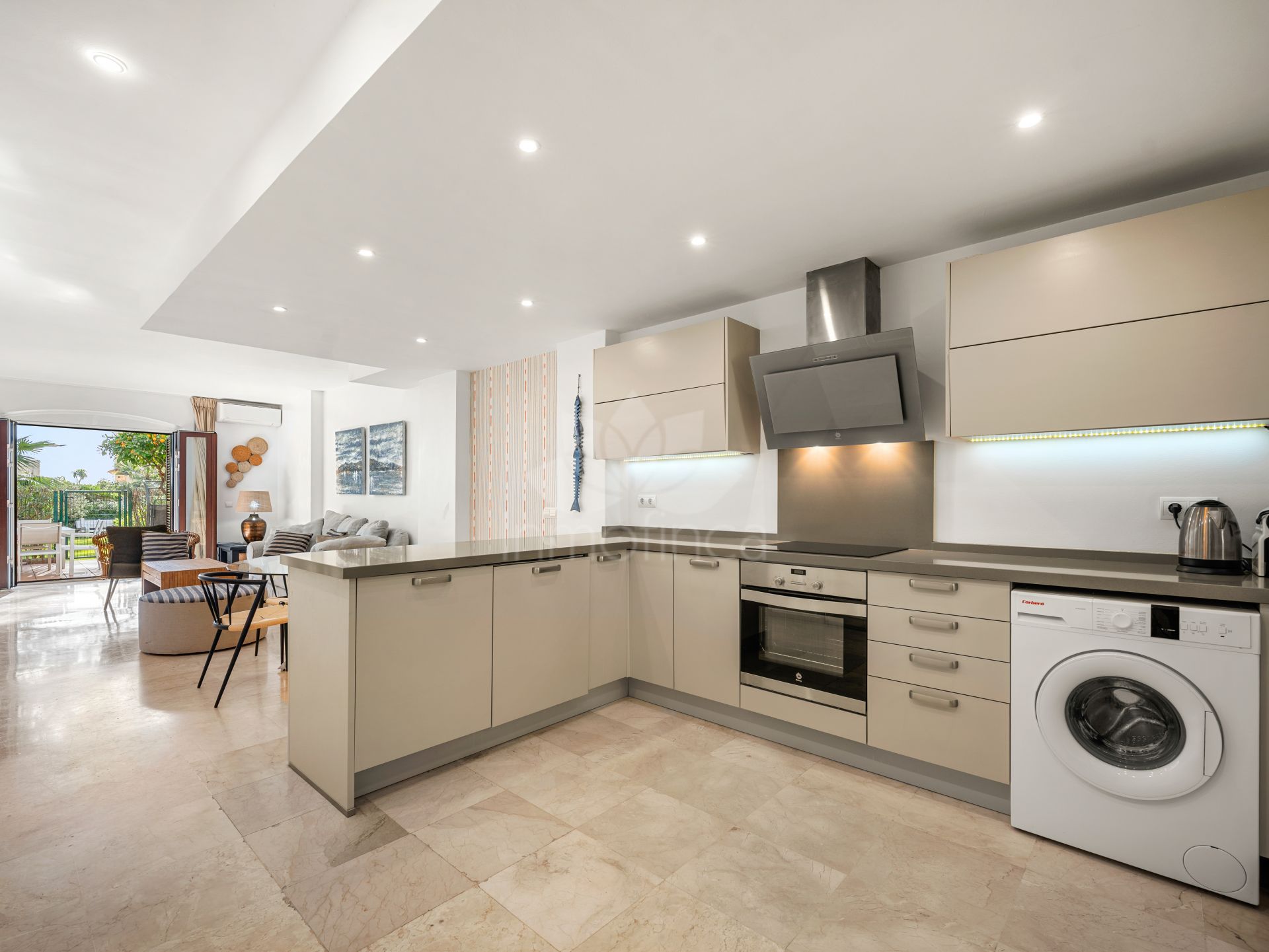 Town House in Punta Plata, Estepona