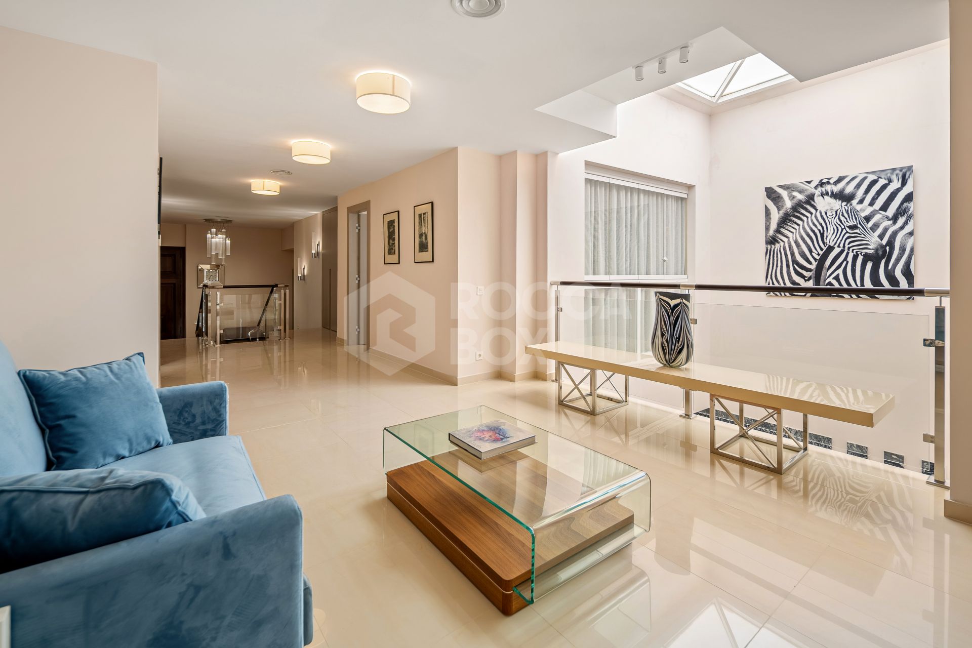 Splendid duplex in a historic residence in the center of Puerto Banus