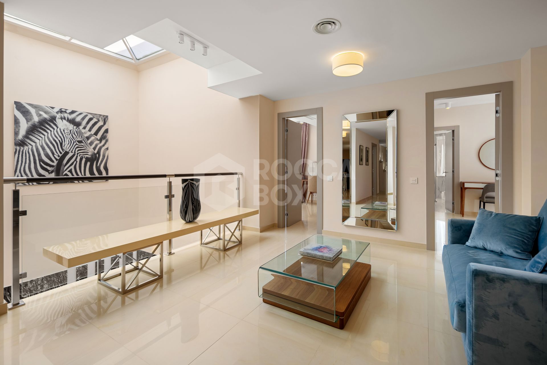 Splendid duplex in a historic residence in the center of Puerto Banus