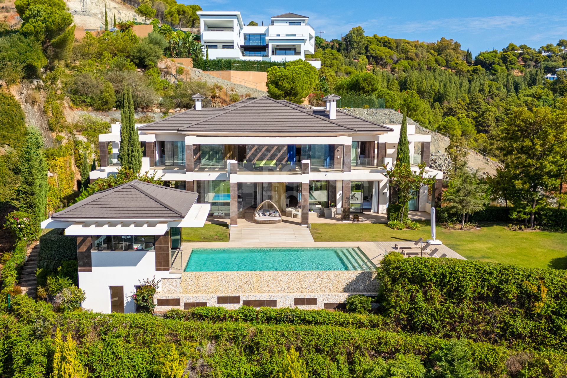Stylish and modern luxury villa with panoramic sea views in La Reserva del Alcuzcuz, Benahavis