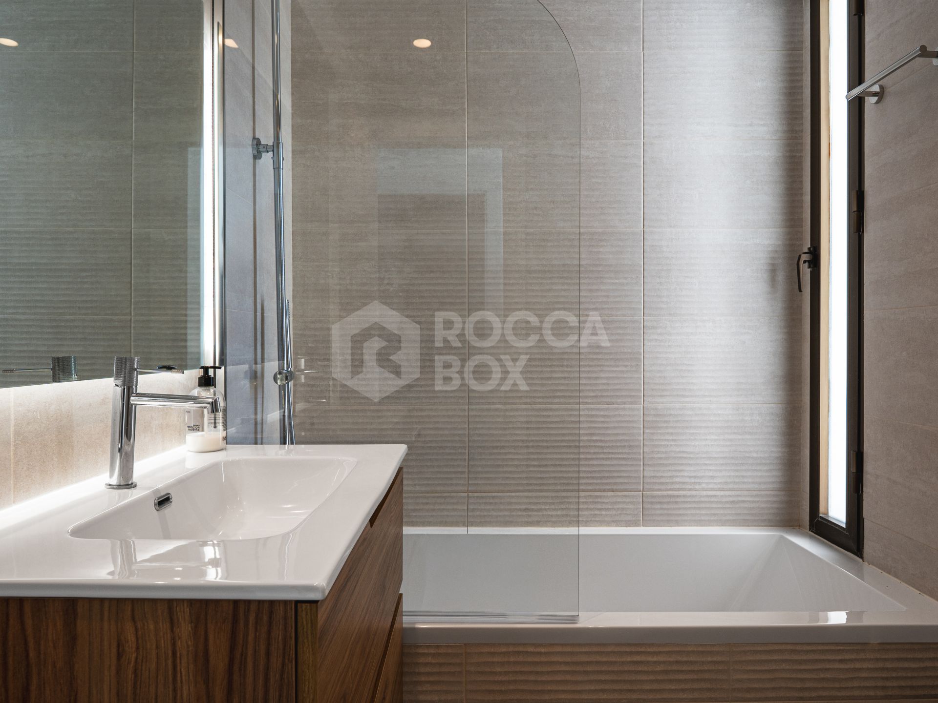 Luxury Penthouse in Nueva Andalucía