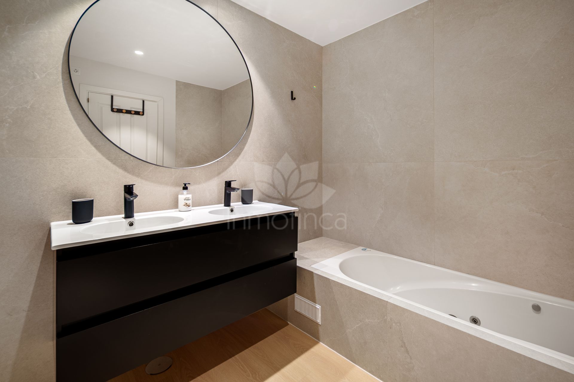 Ground Floor Apartment in Buenas Noches, Estepona