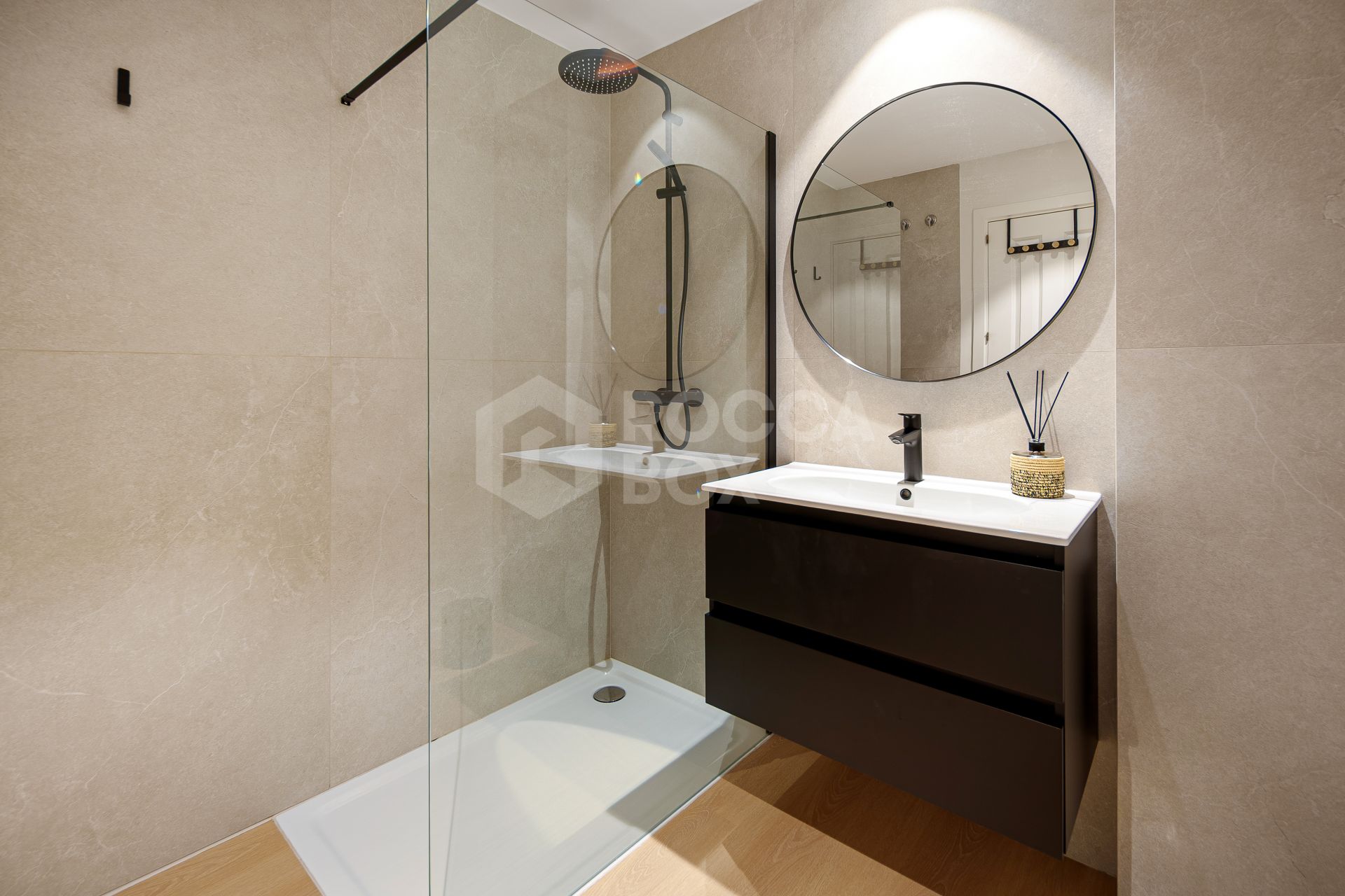 Renovated 2-Bedroom Apartment with Tourist License – 150m from the Sea