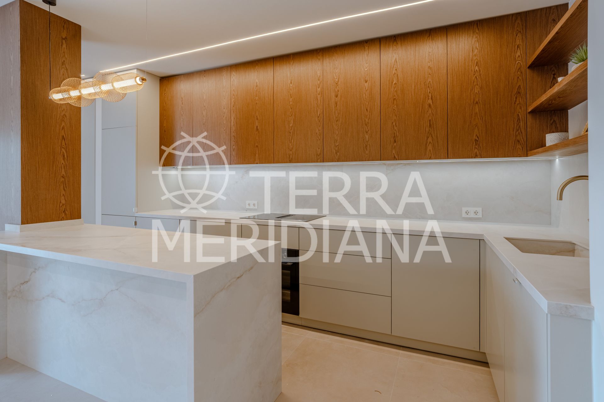 Apartment in Los Pinos de Aloha, Marbella