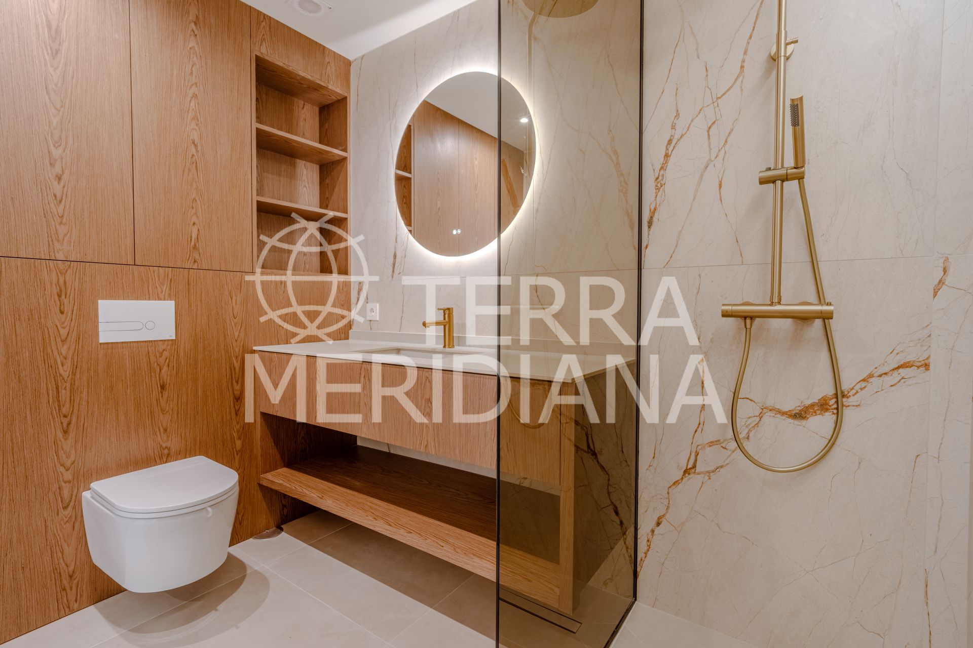 Apartment in Los Pinos de Aloha, Marbella
