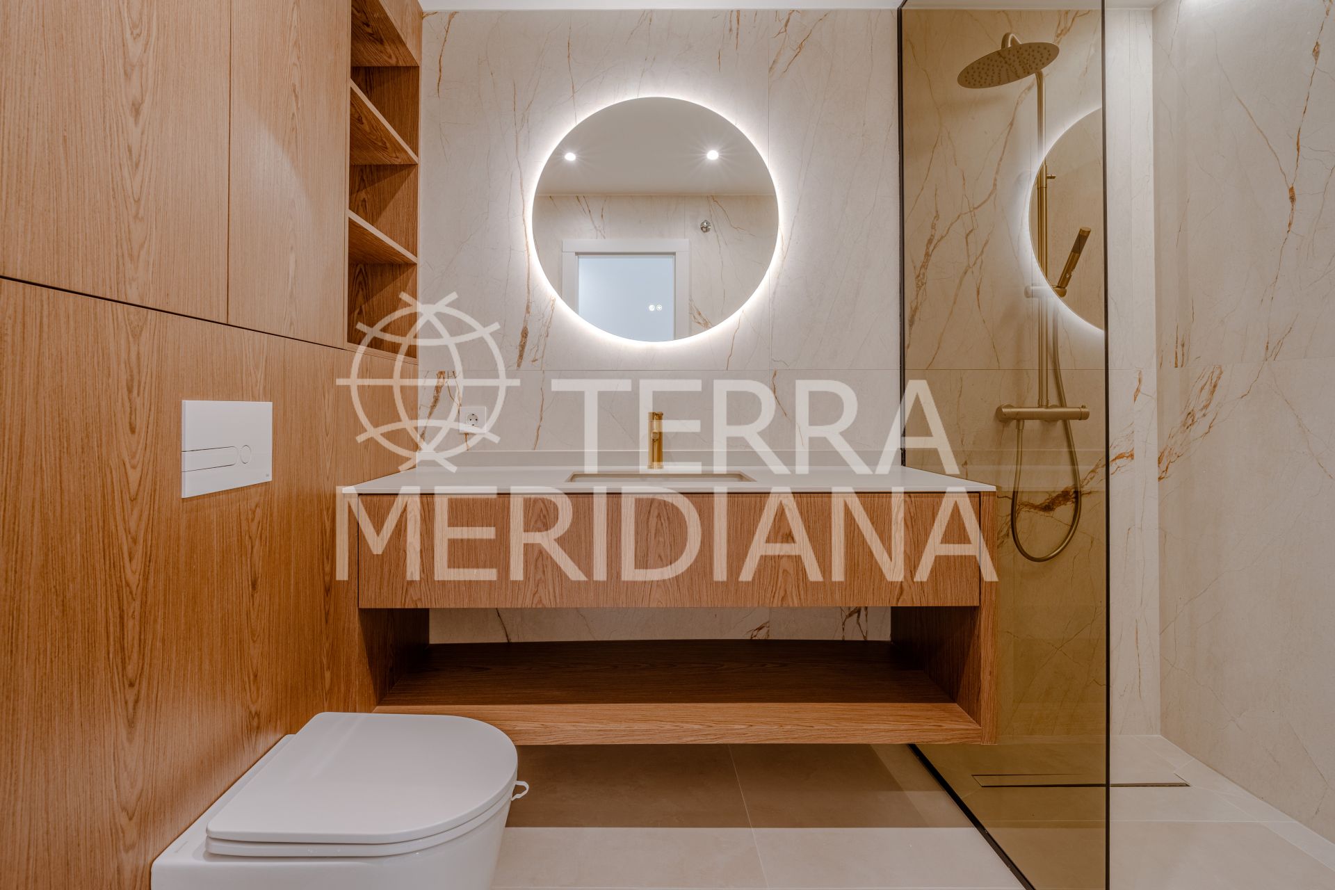 Apartment in Los Pinos de Aloha, Marbella