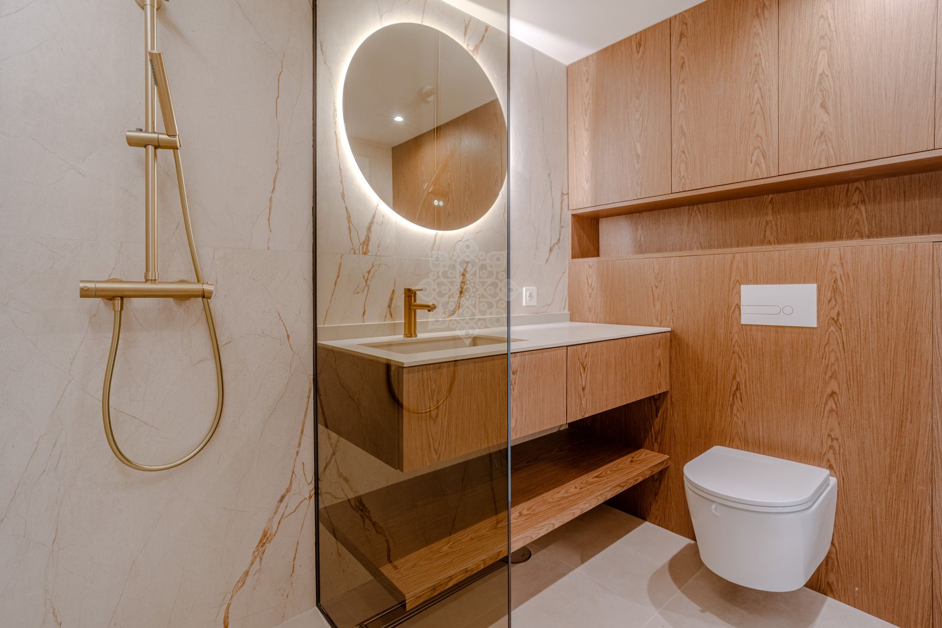 Apartment in Los Pinos de Aloha, Marbella