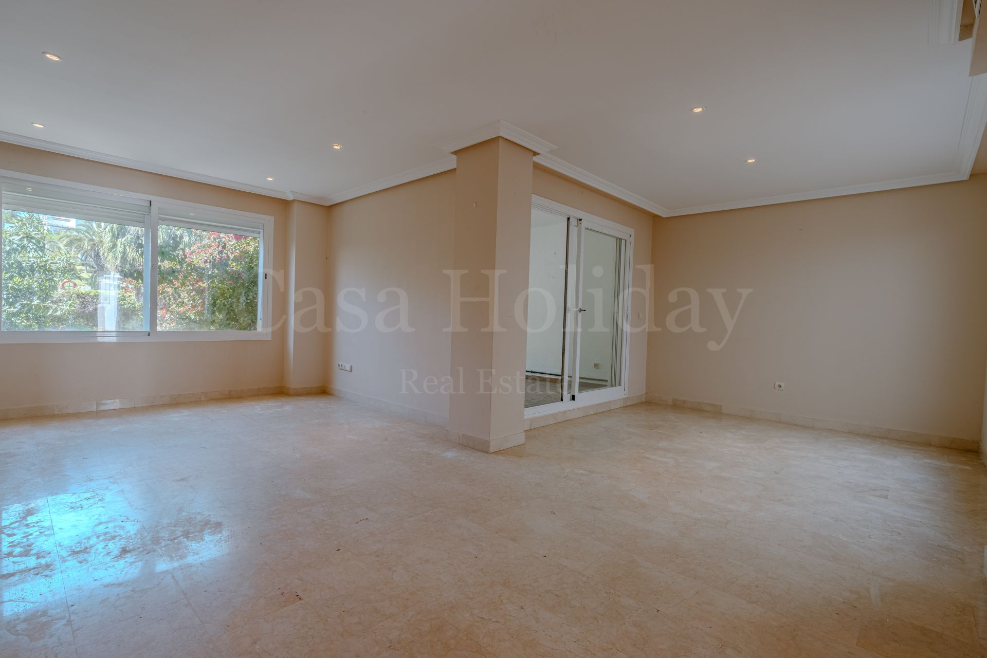 Semi Detached House in Selwo, Estepona