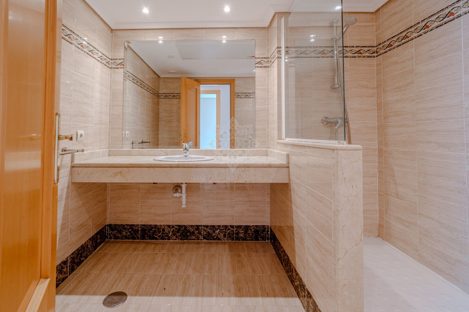 Semi Detached House in Selwo, Estepona