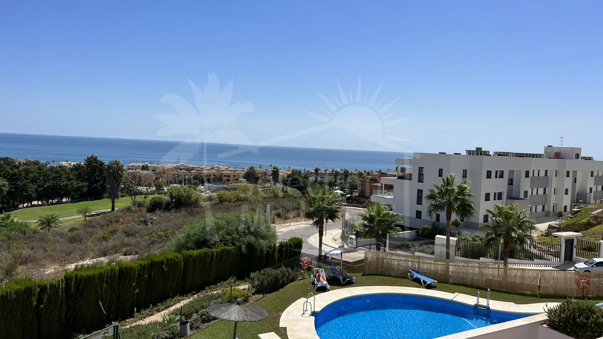 Stunning three bedroom apartment with sea views in Doña Julia, Casares
