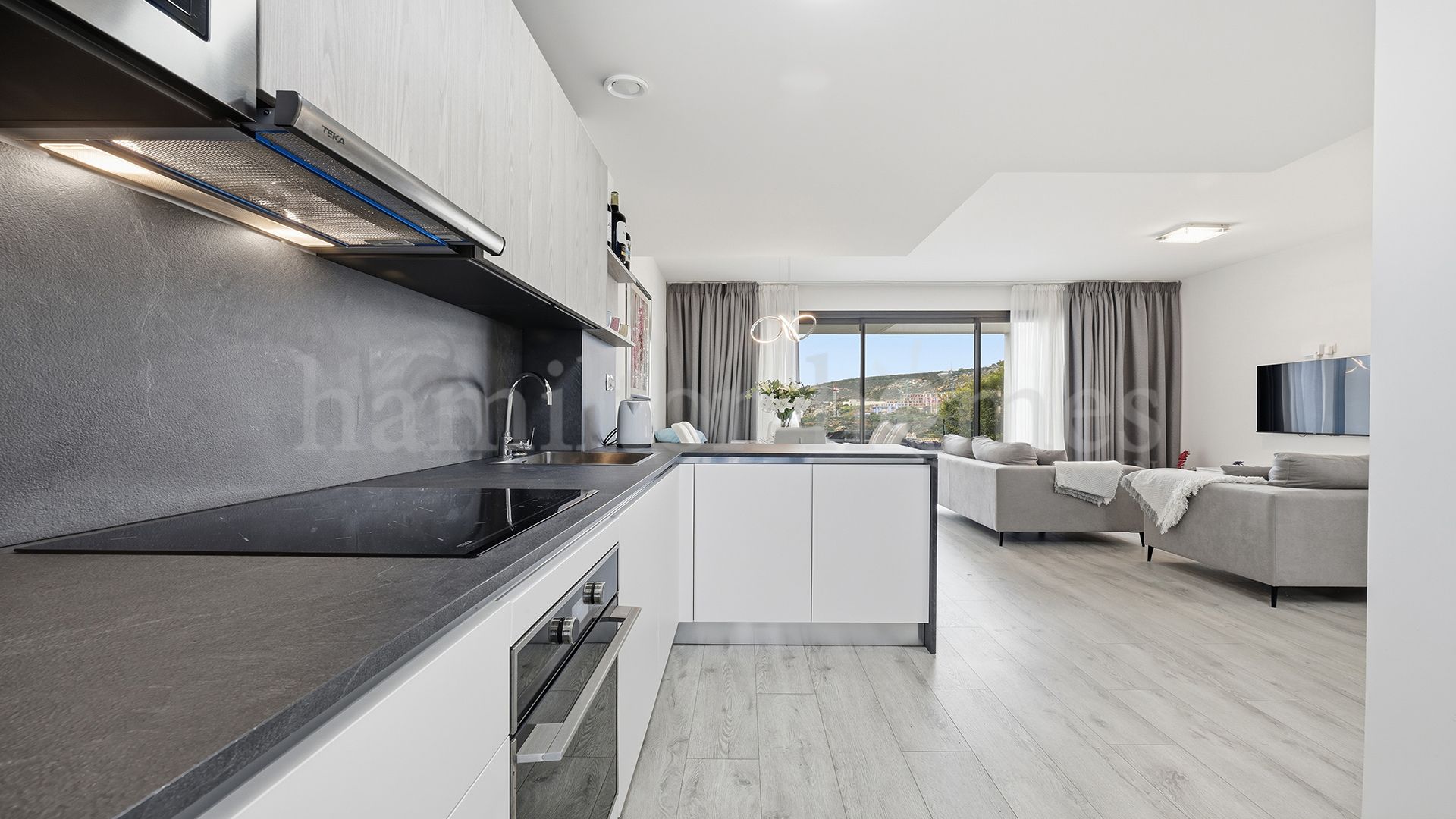 Town House in Bahia de las Rocas, Manilva