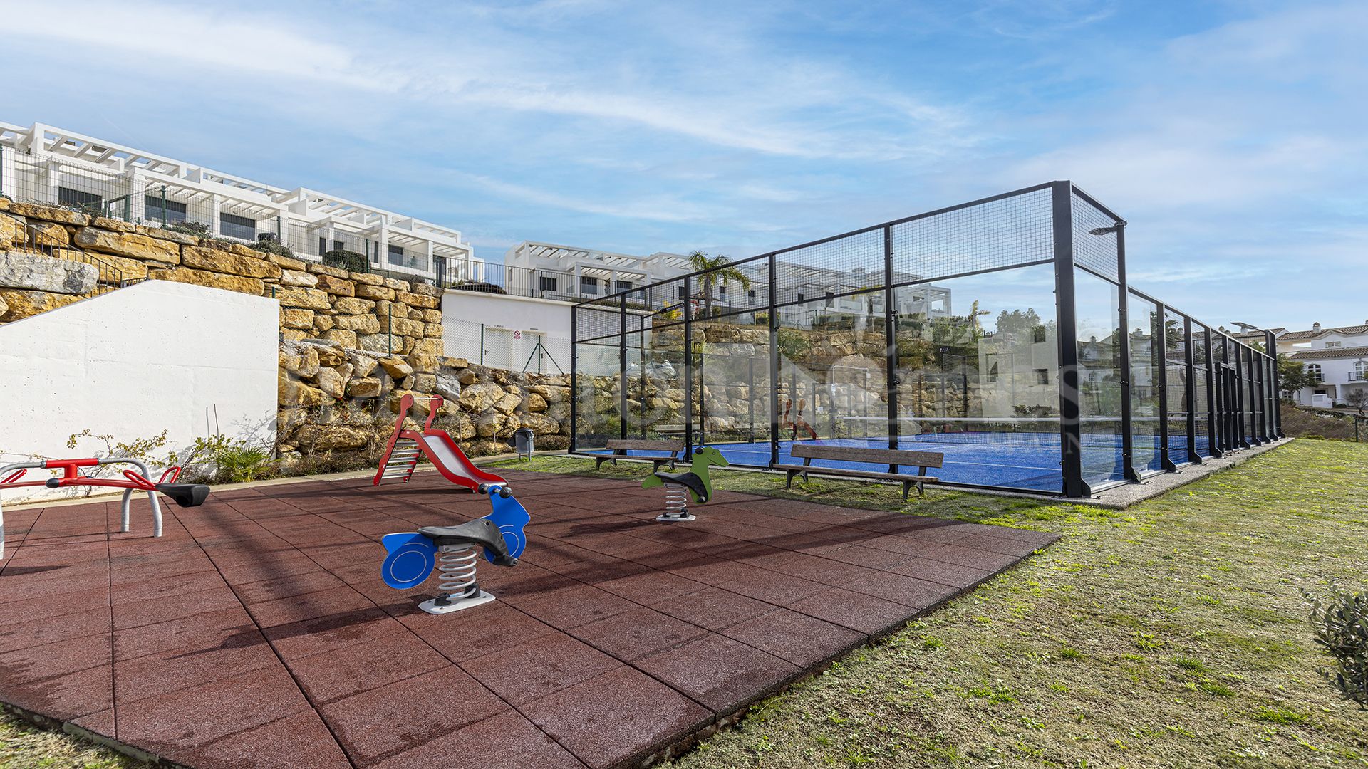 Town House in Bahia de las Rocas, Manilva