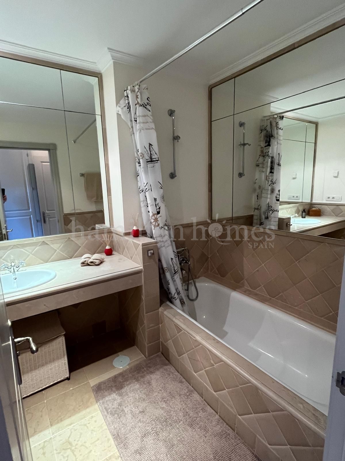 Apartamento en Finca Cortesin, Casares