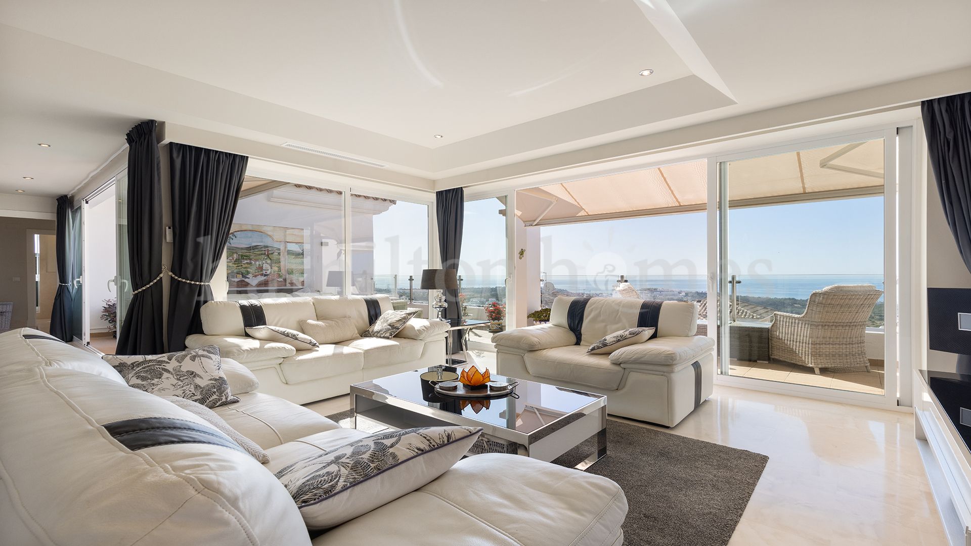Penthouse in Doña Julia, Casares