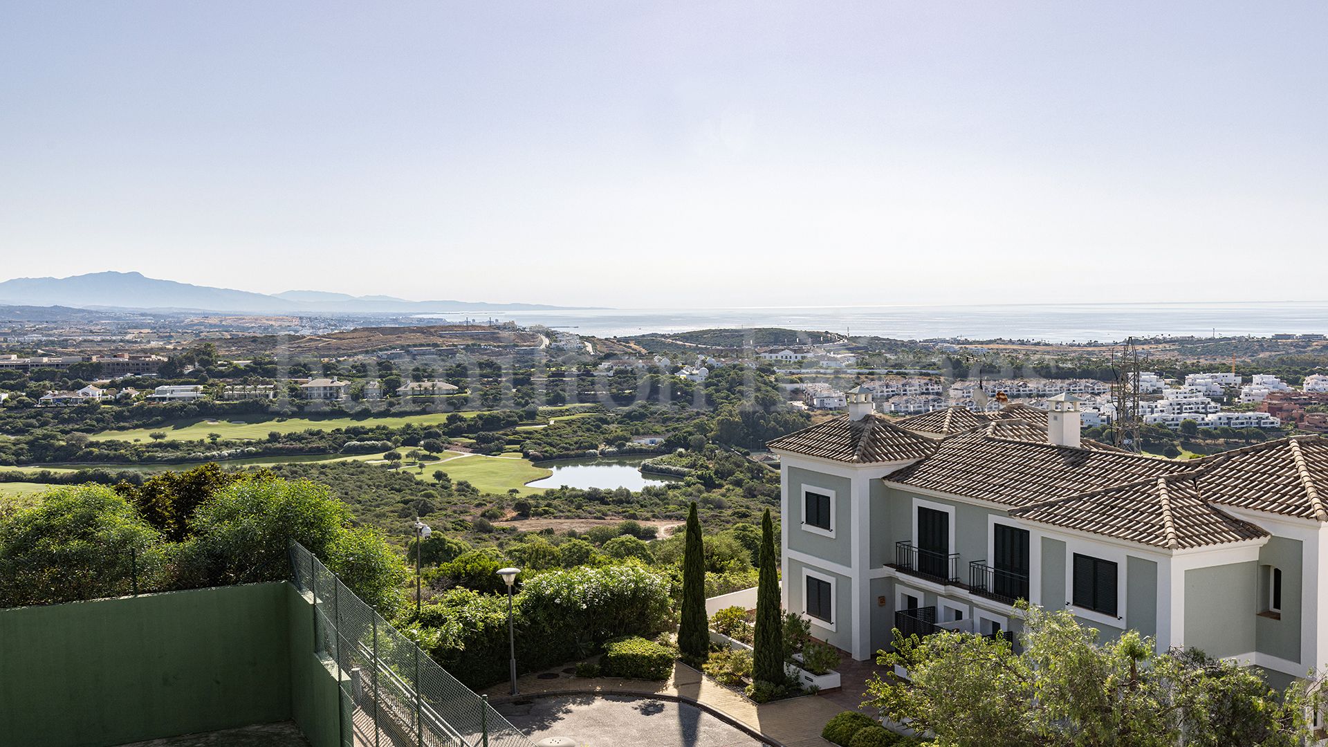 Penthouse in Doña Julia, Casares