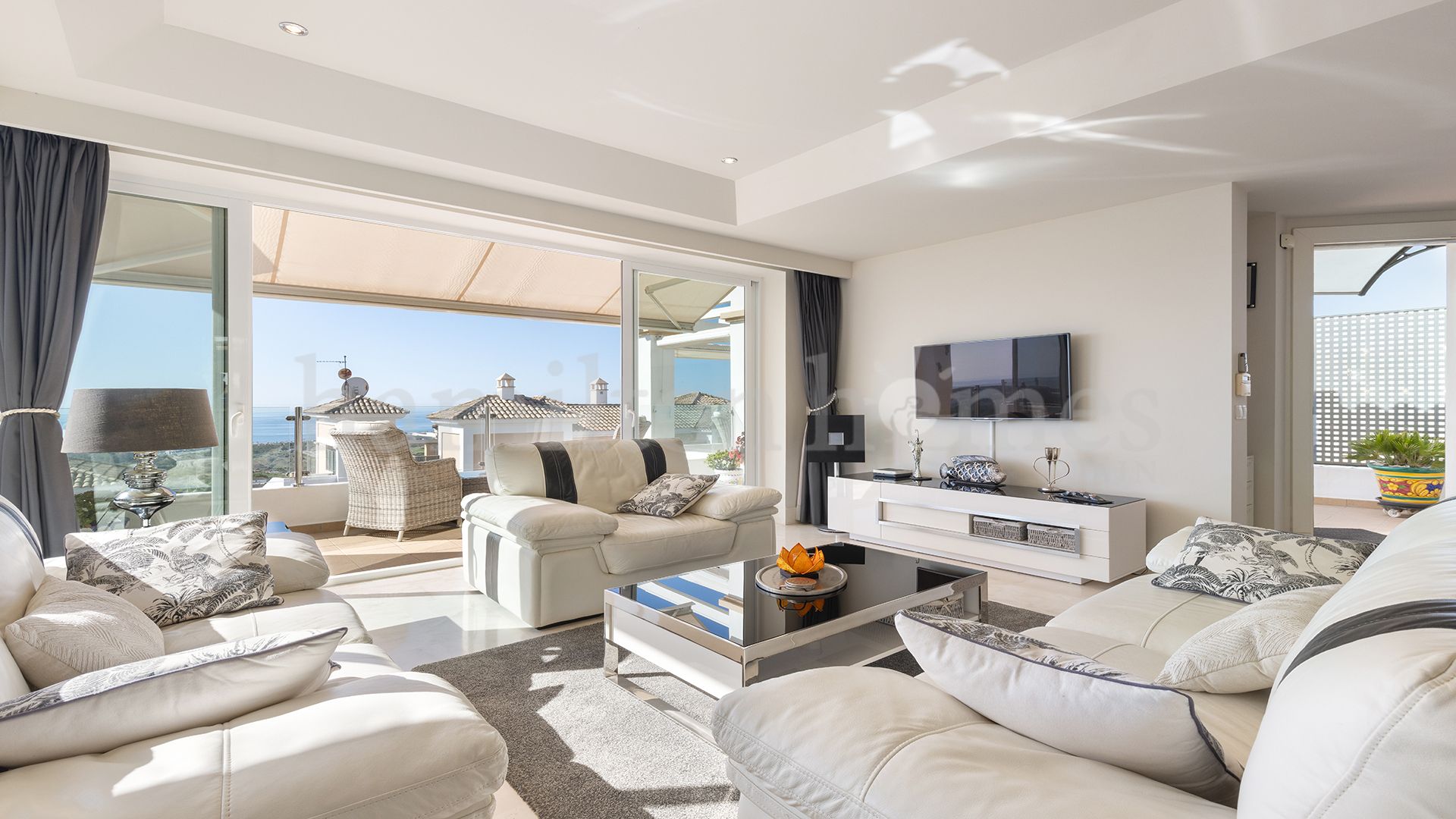 Penthouse in Doña Julia, Casares