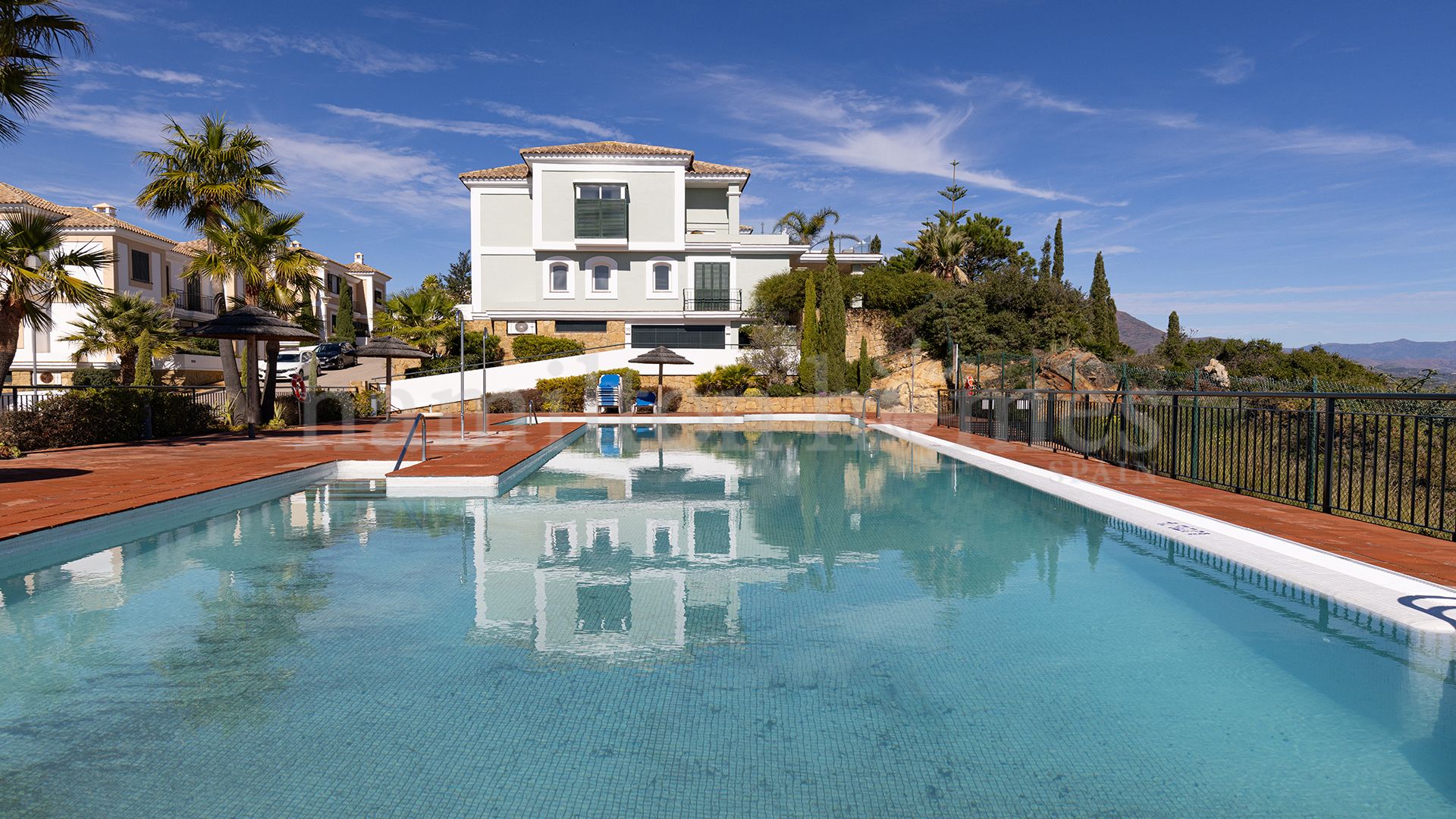 Penthouse in Doña Julia, Casares