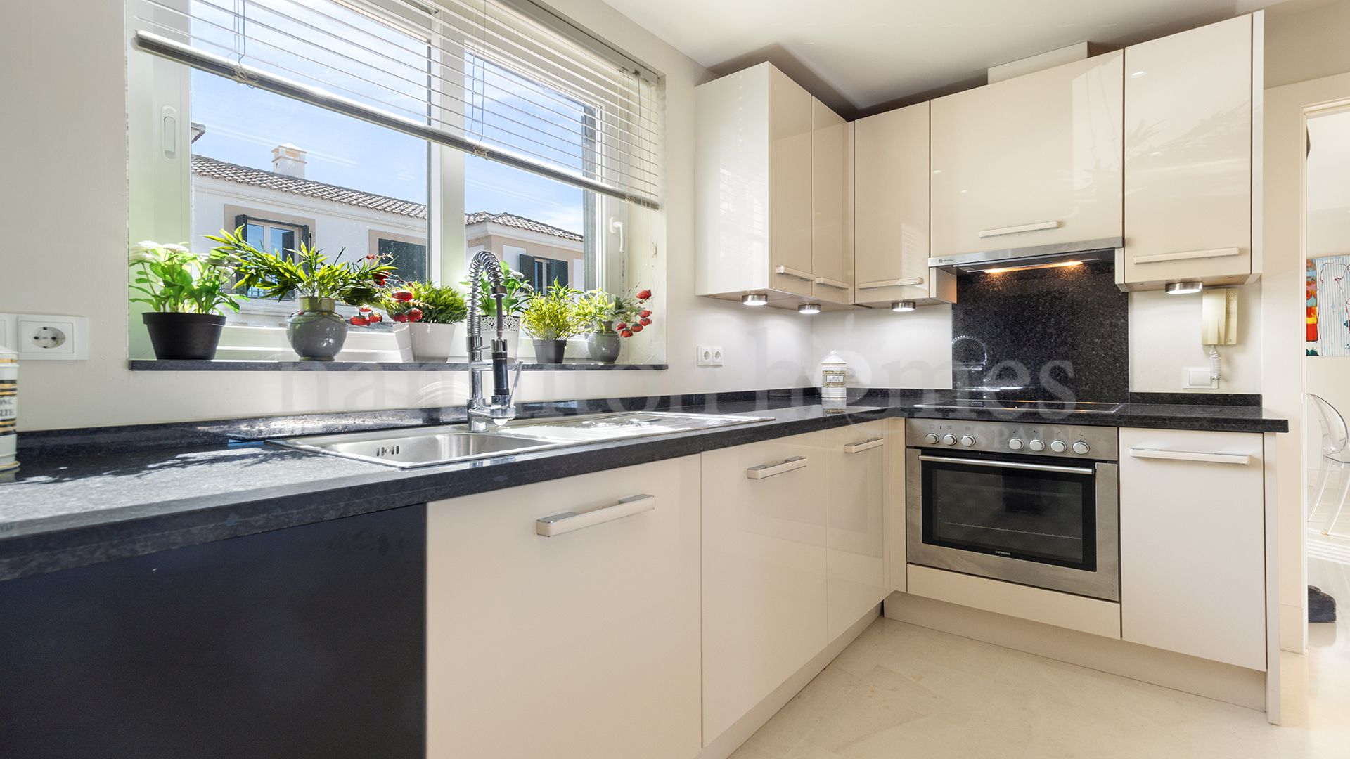 Penthouse in Doña Julia, Casares