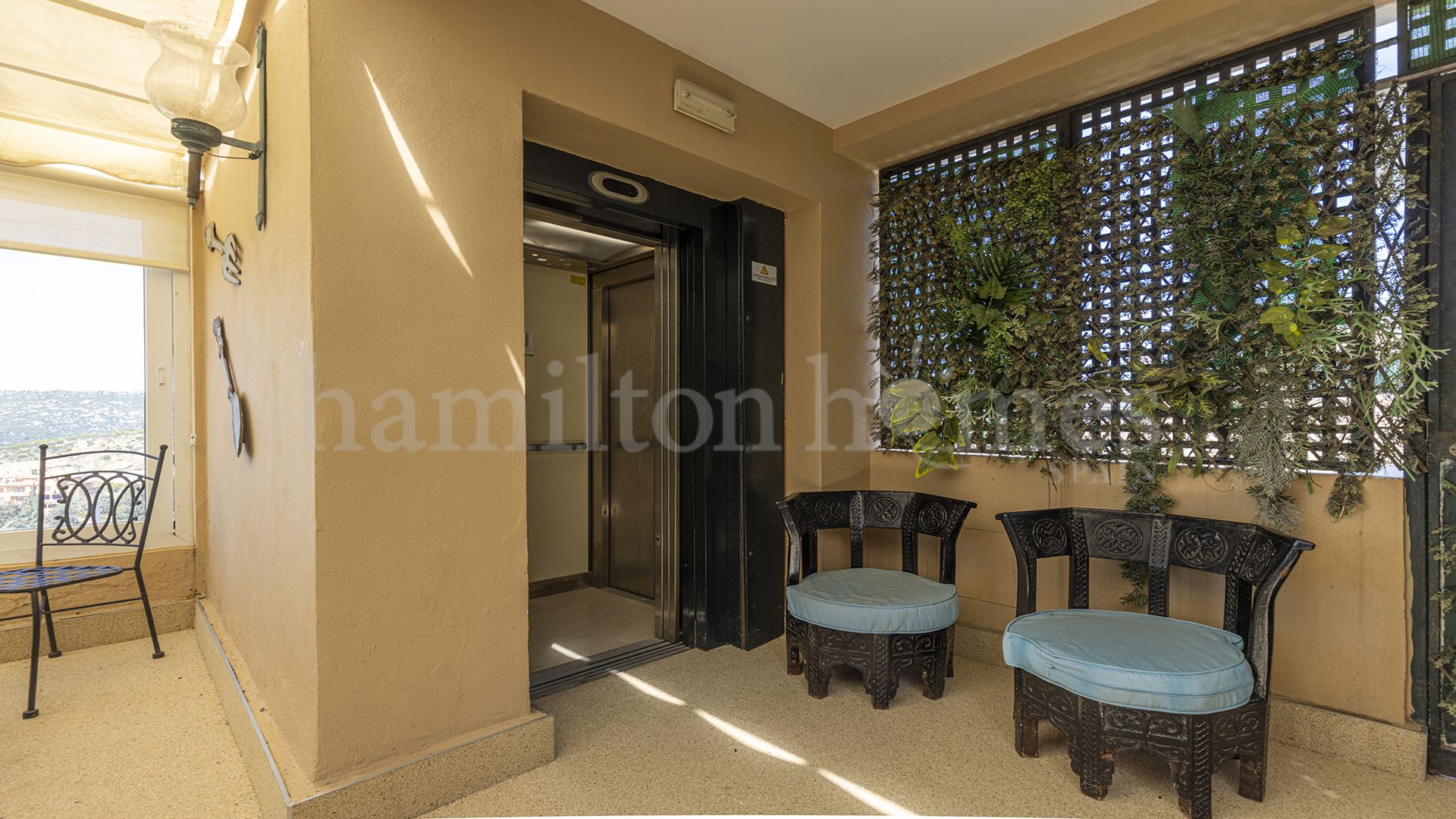 Penthouse in Doña Julia, Casares