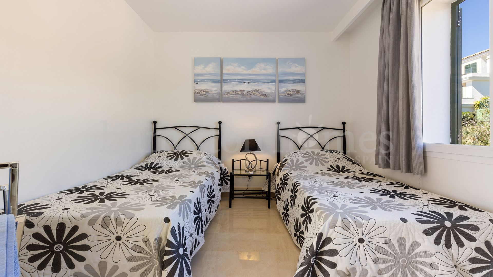 Penthouse in Doña Julia, Casares